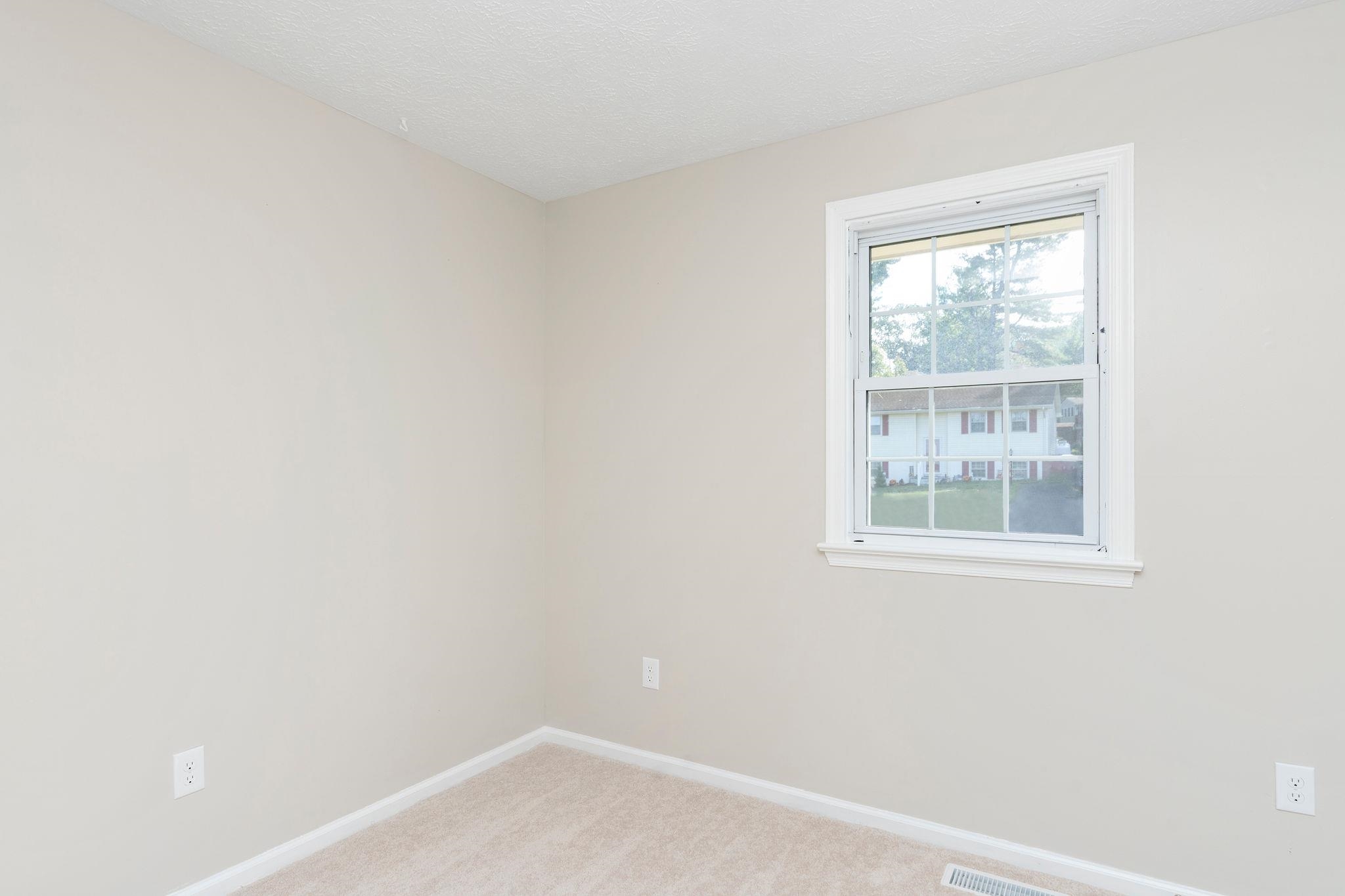 423 WOODLAND CIR, WAYNESBORO, Virginia 24401, 4 Bedrooms Bedrooms, ,2 BathroomsBathrooms,Residential,423 WOODLAND CIR,669686 MLS # 669686