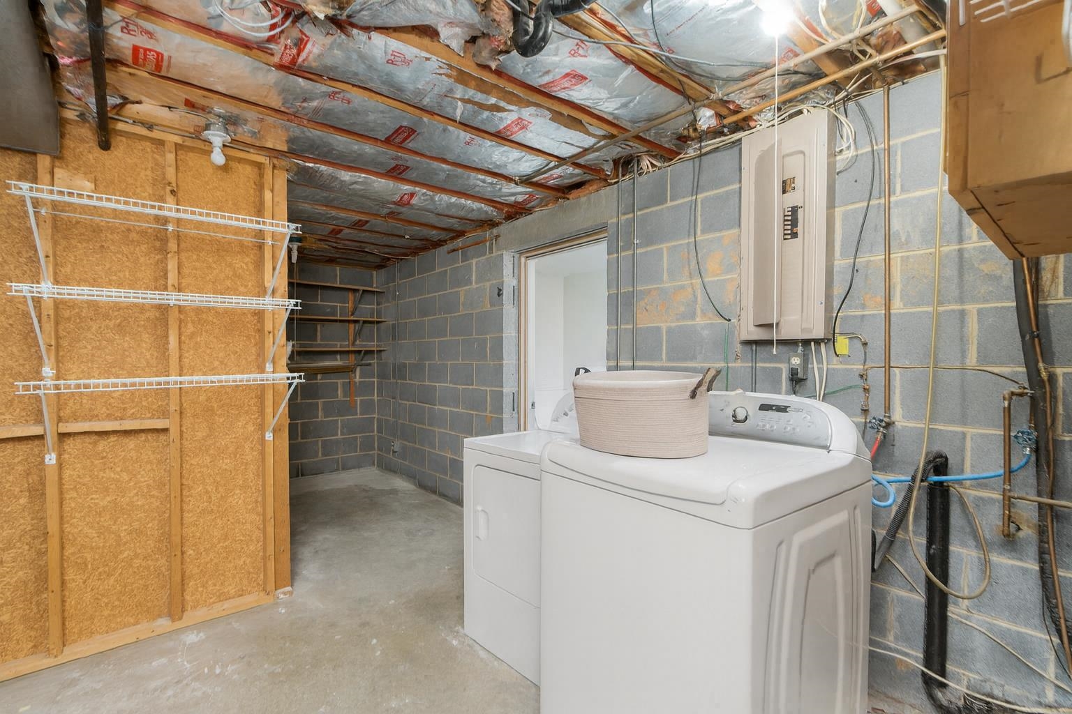 423 WOODLAND CIR, WAYNESBORO, Virginia 24401, 4 Bedrooms Bedrooms, ,2 BathroomsBathrooms,Residential,423 WOODLAND CIR,669686 MLS # 669686
