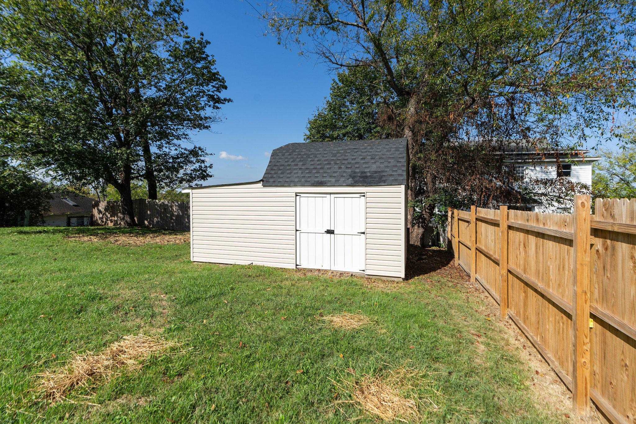 423 WOODLAND CIR, WAYNESBORO, Virginia 24401, 4 Bedrooms Bedrooms, ,2 BathroomsBathrooms,Residential,423 WOODLAND CIR,669686 MLS # 669686