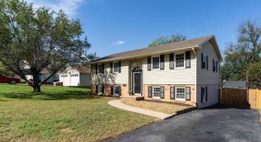 423 WOODLAND CIR, WAYNESBORO, Virginia 24401, 4 Bedrooms Bedrooms, ,2 BathroomsBathrooms,Residential,423 WOODLAND CIR,669686 MLS # 669686