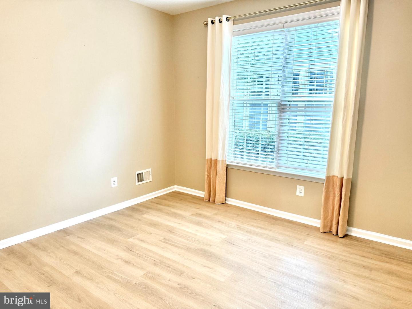 13737 HERITAGE VALLEY WAY, GAINESVILLE, Virginia 20155, 2 Bedrooms Bedrooms, ,2 BathroomsBathrooms,Residential,For sale,13737 HERITAGE VALLEY WAY,VAPW2102602 MLS # VAPW2102602
