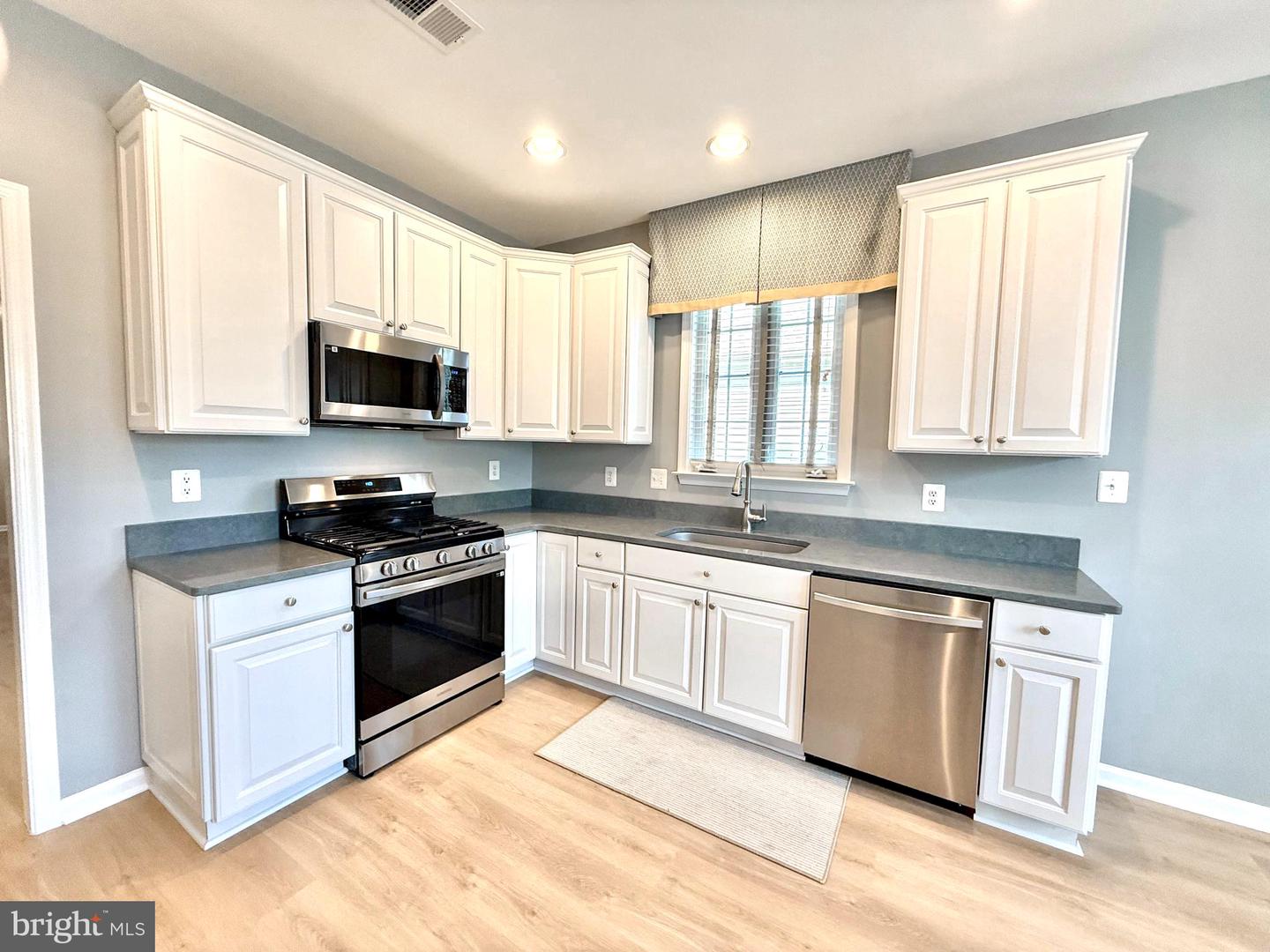 13737 HERITAGE VALLEY WAY, GAINESVILLE, Virginia 20155, 2 Bedrooms Bedrooms, ,2 BathroomsBathrooms,Residential,For sale,13737 HERITAGE VALLEY WAY,VAPW2102602 MLS # VAPW2102602