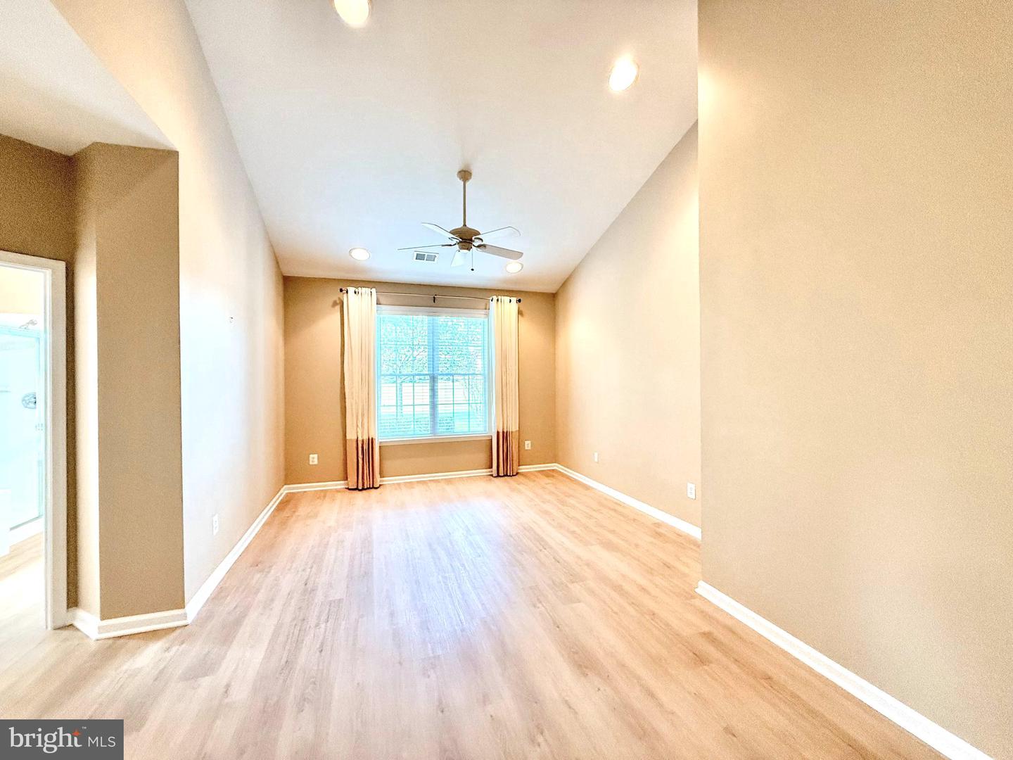 13737 HERITAGE VALLEY WAY, GAINESVILLE, Virginia 20155, 2 Bedrooms Bedrooms, ,2 BathroomsBathrooms,Residential,For sale,13737 HERITAGE VALLEY WAY,VAPW2102602 MLS # VAPW2102602