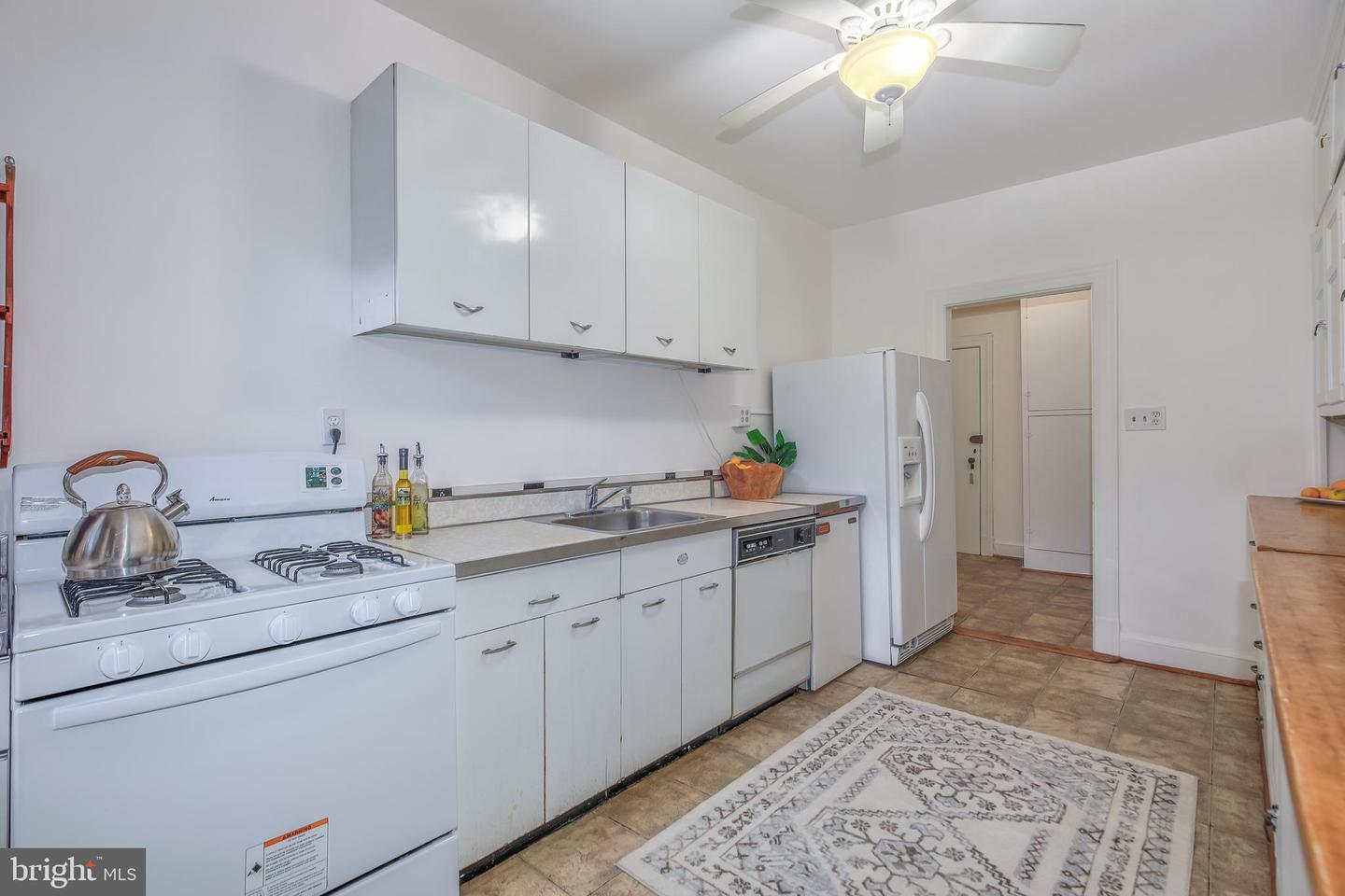 4000 CATHEDRAL AVE NW #144/145-B, WASHINGTON, District Of Columbia 20016, 3 Bedrooms Bedrooms, ,3 BathroomsBathrooms,Residential,For sale,4000 CATHEDRAL AVE NW #144/145-B,DCDC2217466 MLS # DCDC2217466