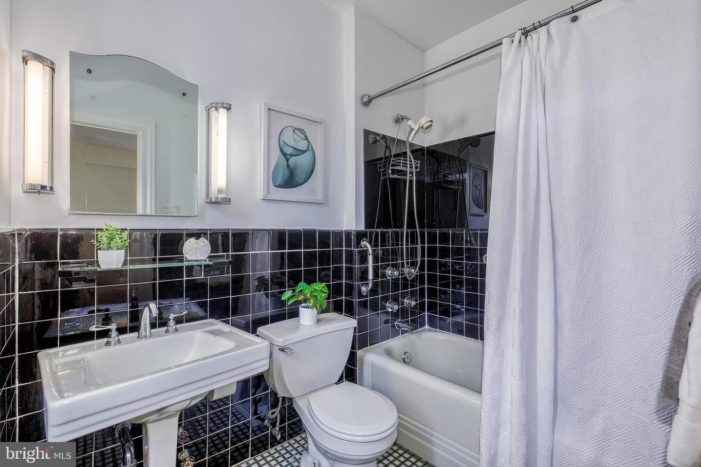 4000 CATHEDRAL AVE NW #144/145-B, WASHINGTON, District Of Columbia 20016, 3 Bedrooms Bedrooms, ,3 BathroomsBathrooms,Residential,For sale,4000 CATHEDRAL AVE NW #144/145-B,DCDC2217466 MLS # DCDC2217466