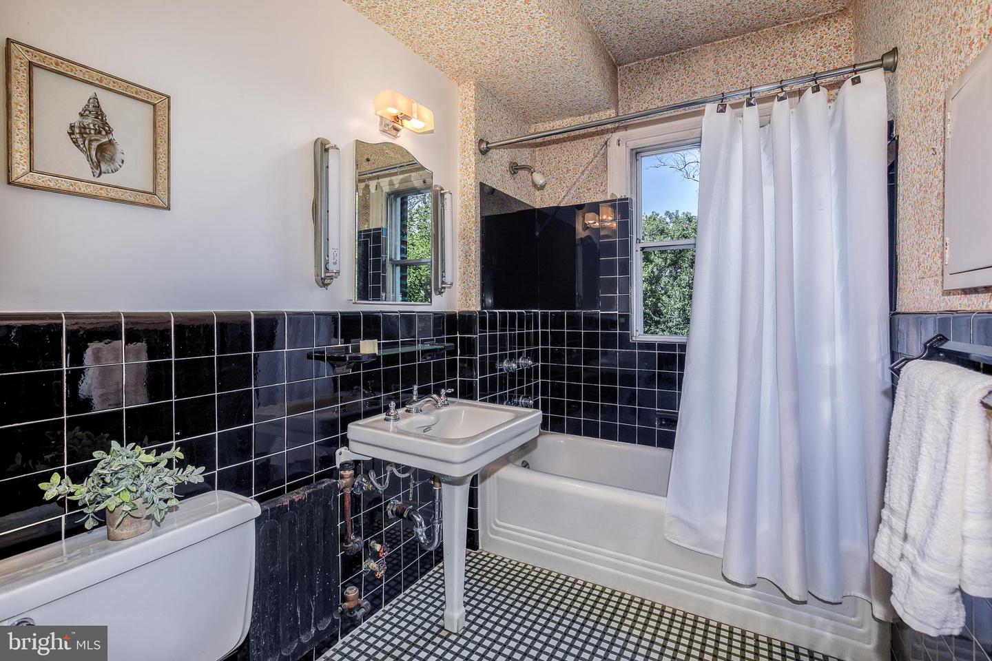 4000 CATHEDRAL AVE NW #144/145-B, WASHINGTON, District Of Columbia 20016, 3 Bedrooms Bedrooms, ,3 BathroomsBathrooms,Residential,For sale,4000 CATHEDRAL AVE NW #144/145-B,DCDC2217466 MLS # DCDC2217466
