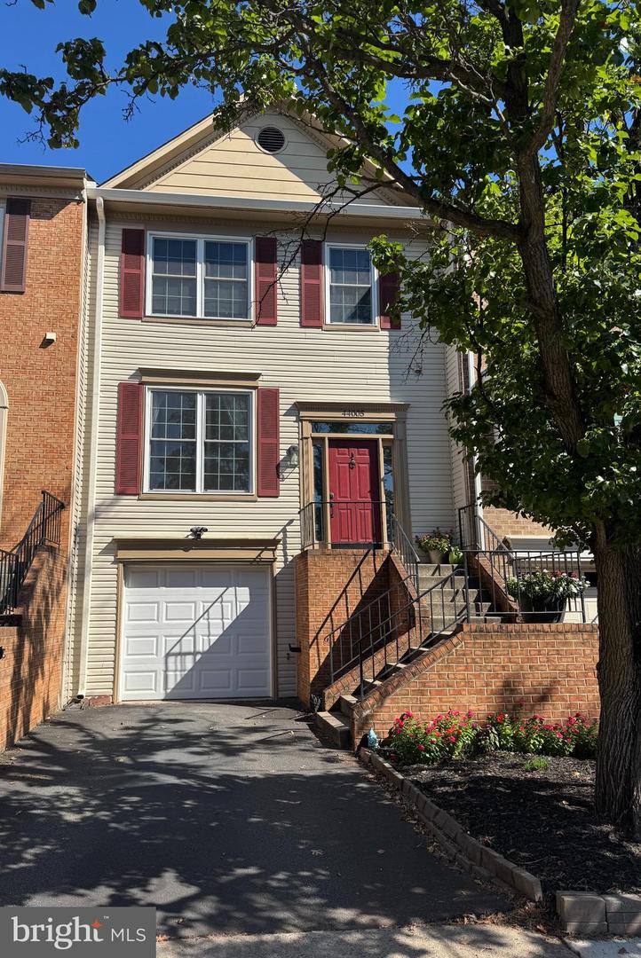 44005 GALA CIR, ASHBURN, Virginia 20147, 4 Bedrooms Bedrooms, ,3 BathroomsBathrooms,Residential,For sale,44005 GALA CIR,VALO2106034 MLS # VALO2106034