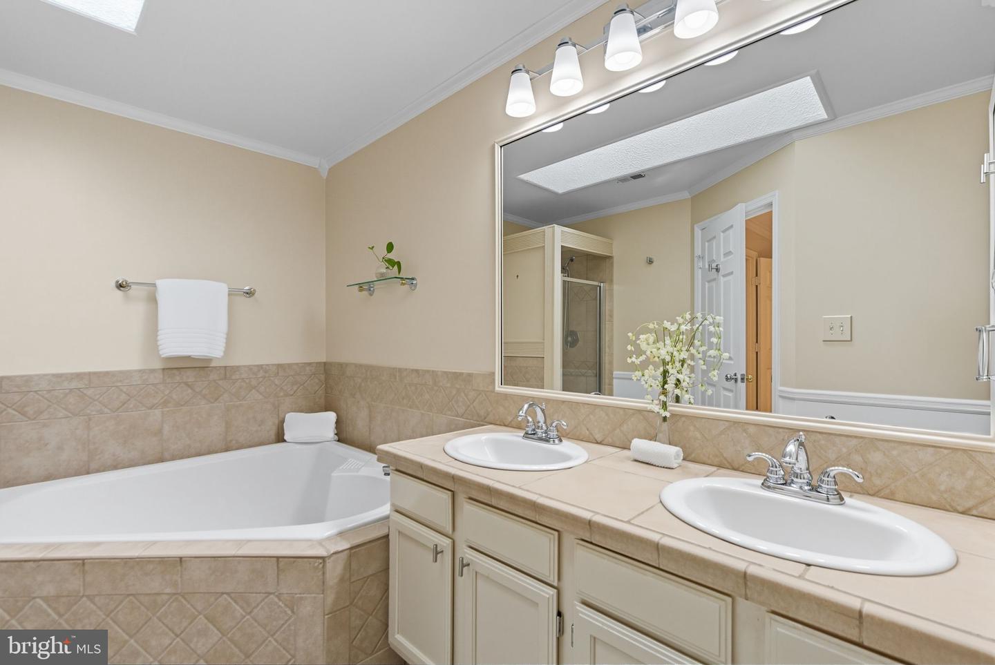 13064 QUARTZ LN, CLIFTON, Virginia 20124, 3 Bedrooms Bedrooms, ,2 BathroomsBathrooms,Residential,For sale,13064 QUARTZ LN,VAFX2265004 MLS # VAFX2265004
