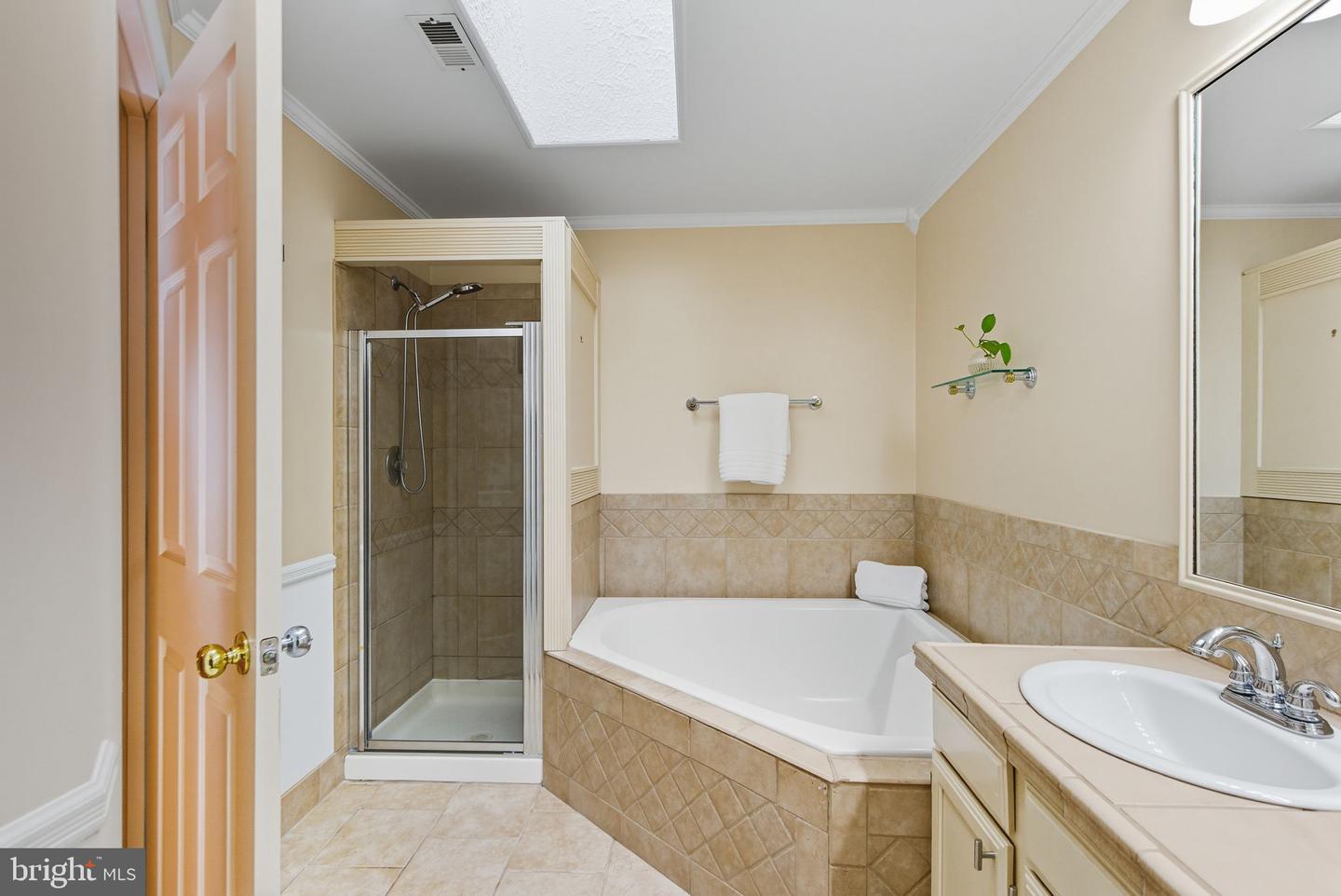13064 QUARTZ LN, CLIFTON, Virginia 20124, 3 Bedrooms Bedrooms, ,2 BathroomsBathrooms,Residential,For sale,13064 QUARTZ LN,VAFX2265004 MLS # VAFX2265004
