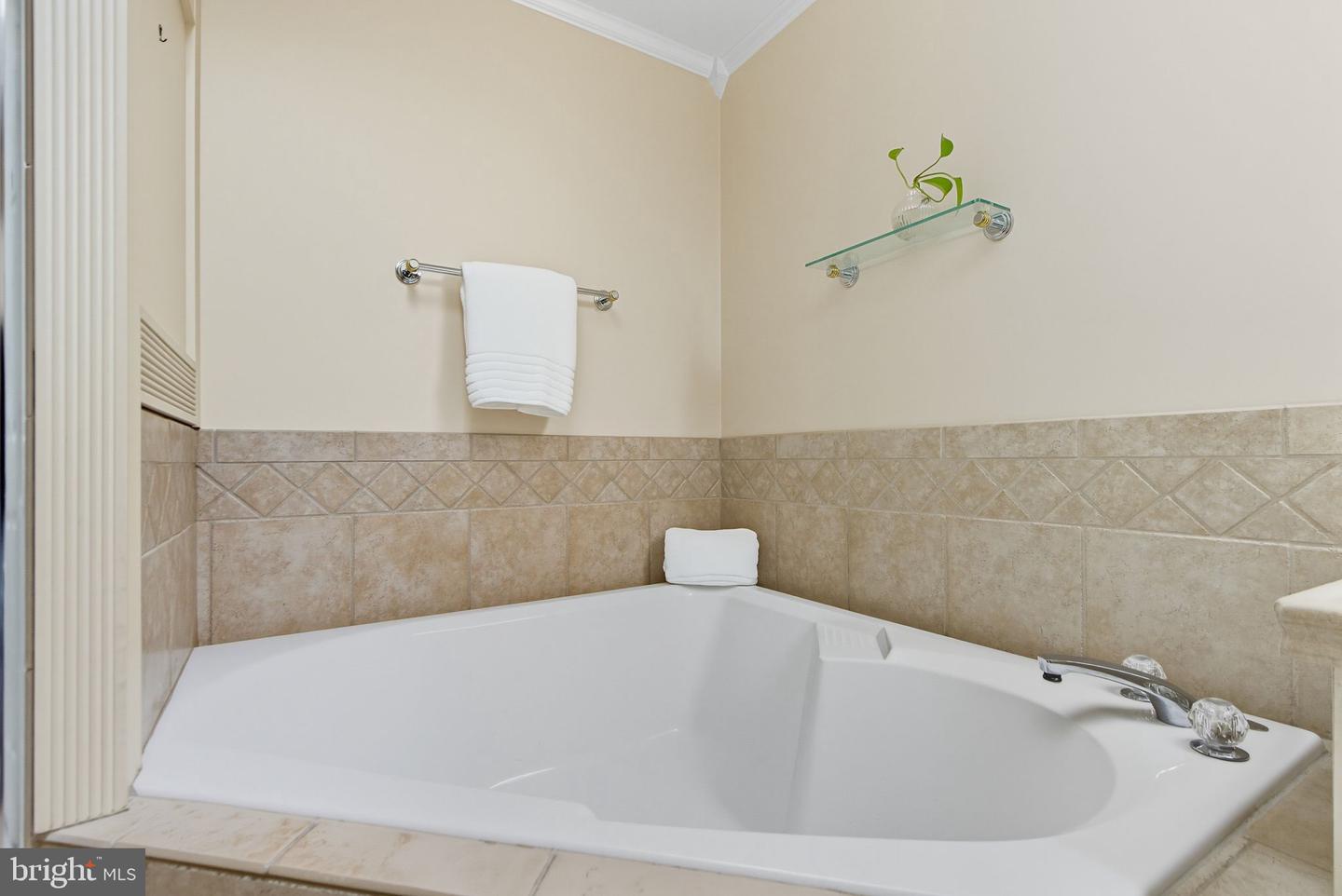 13064 QUARTZ LN, CLIFTON, Virginia 20124, 3 Bedrooms Bedrooms, ,2 BathroomsBathrooms,Residential,For sale,13064 QUARTZ LN,VAFX2265004 MLS # VAFX2265004