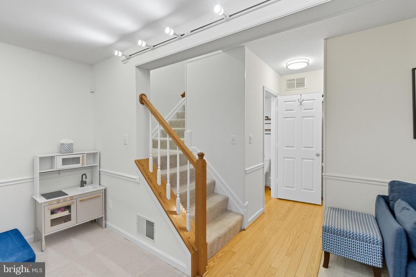 13064 QUARTZ LN, CLIFTON, Virginia 20124, 3 Bedrooms Bedrooms, ,2 BathroomsBathrooms,Residential,For sale,13064 QUARTZ LN,VAFX2265004 MLS # VAFX2265004