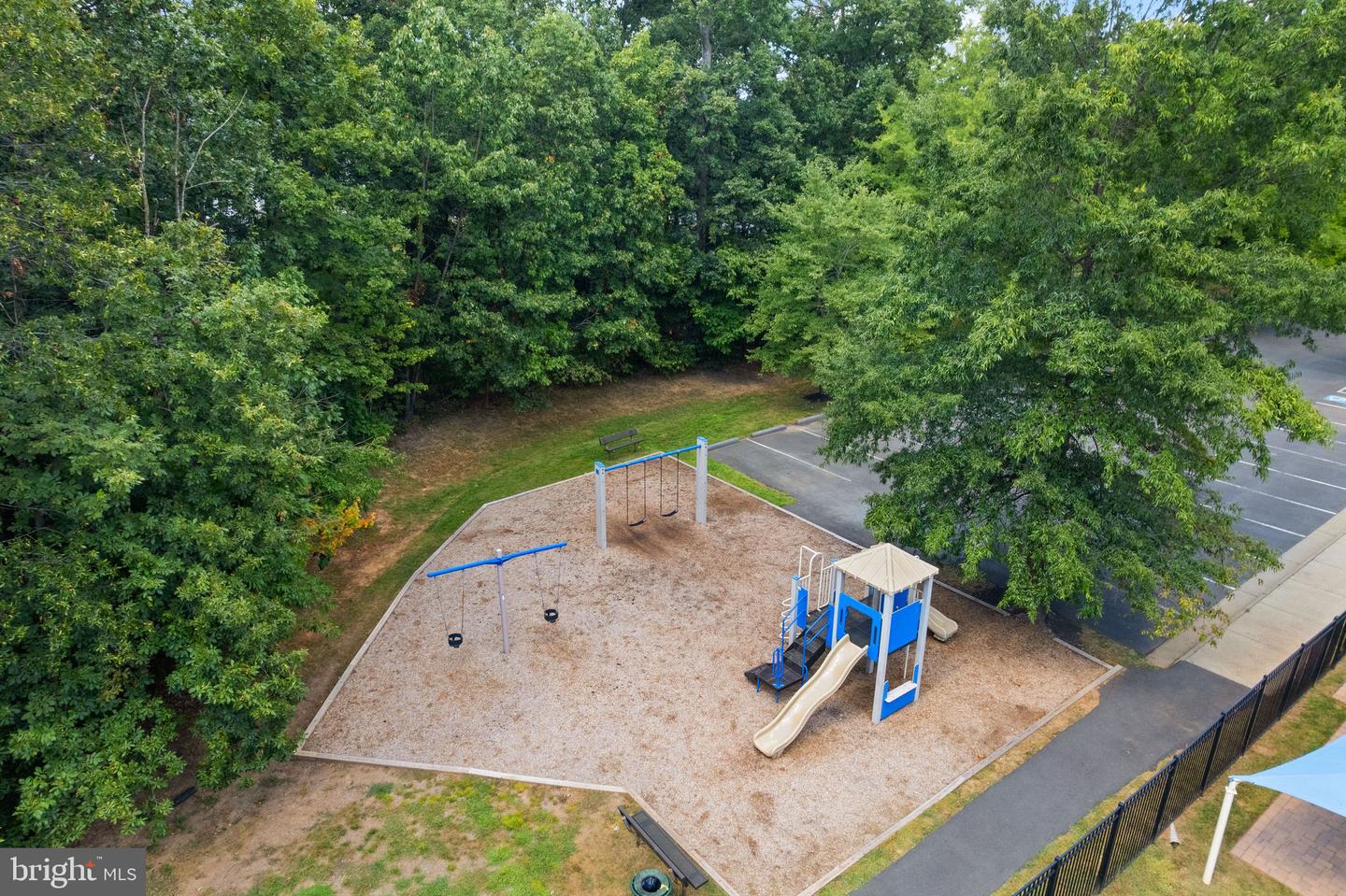 13064 QUARTZ LN, CLIFTON, Virginia 20124, 3 Bedrooms Bedrooms, ,2 BathroomsBathrooms,Residential,For sale,13064 QUARTZ LN,VAFX2265004 MLS # VAFX2265004