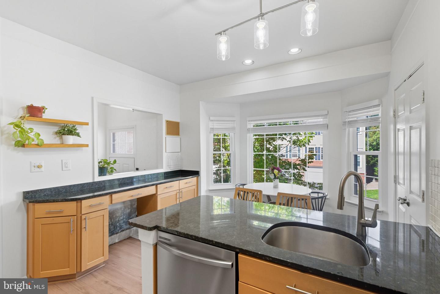 13064 QUARTZ LN, CLIFTON, Virginia 20124, 3 Bedrooms Bedrooms, ,2 BathroomsBathrooms,Residential,For sale,13064 QUARTZ LN,VAFX2265004 MLS # VAFX2265004