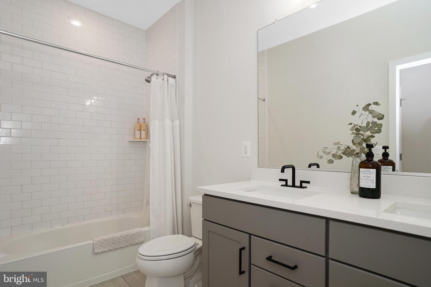 41405 GENTLE WIND PL, ALDIE, Virginia 20105, 4 Bedrooms Bedrooms, 8 Rooms Rooms,3 BathroomsBathrooms,Residential,For sale,41405 GENTLE WIND PL,VALO2106256 MLS # VALO2106256