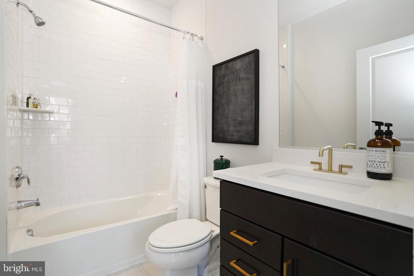 41405 GENTLE WIND PL, ALDIE, Virginia 20105, 4 Bedrooms Bedrooms, 8 Rooms Rooms,3 BathroomsBathrooms,Residential,For sale,41405 GENTLE WIND PL,VALO2106256 MLS # VALO2106256
