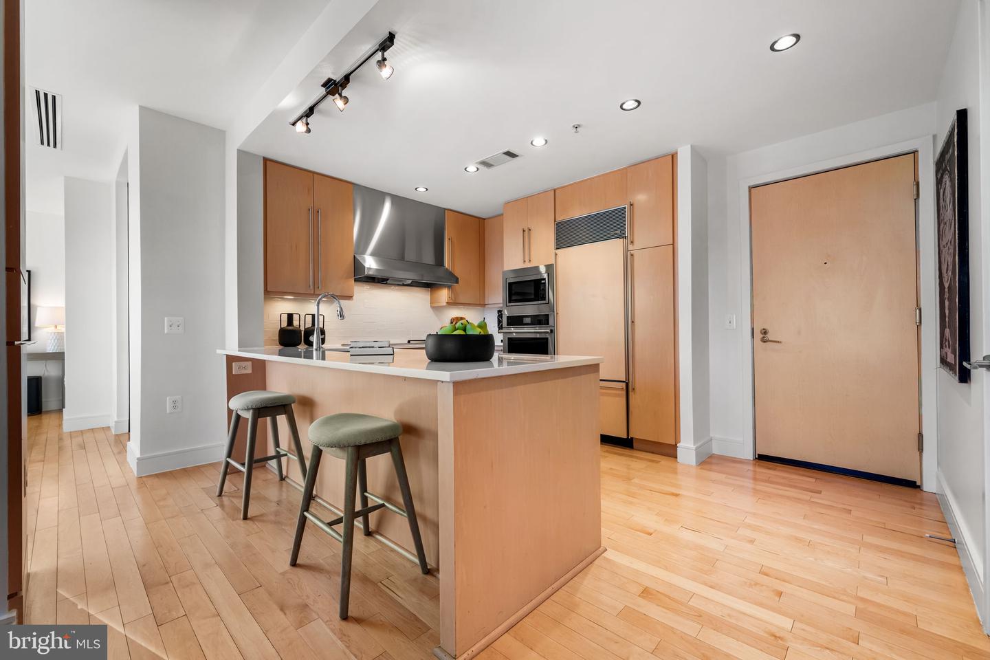 2001 15TH ST N #1611, ARLINGTON, Virginia 22201, 2 Bedrooms Bedrooms, ,2 BathroomsBathrooms,Residential,For sale,2001 15TH ST N #1611,VAAR2063298 MLS # VAAR2063298