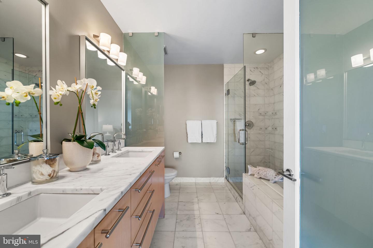 2001 15TH ST N #1611, ARLINGTON, Virginia 22201, 2 Bedrooms Bedrooms, ,2 BathroomsBathrooms,Residential,For sale,2001 15TH ST N #1611,VAAR2063298 MLS # VAAR2063298