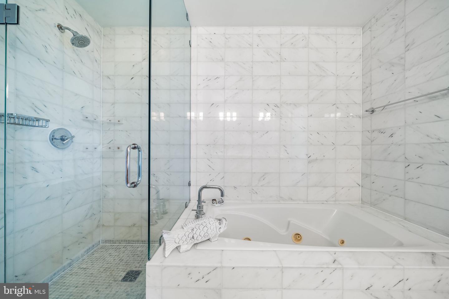 2001 15TH ST N #1611, ARLINGTON, Virginia 22201, 2 Bedrooms Bedrooms, ,2 BathroomsBathrooms,Residential,For sale,2001 15TH ST N #1611,VAAR2063298 MLS # VAAR2063298