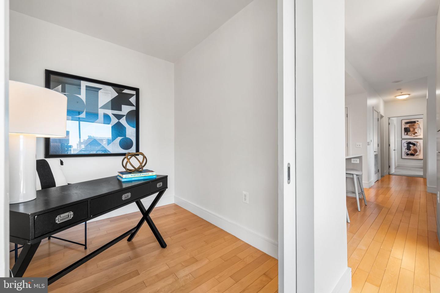2001 15TH ST N #1611, ARLINGTON, Virginia 22201, 2 Bedrooms Bedrooms, ,2 BathroomsBathrooms,Residential,For sale,2001 15TH ST N #1611,VAAR2063298 MLS # VAAR2063298