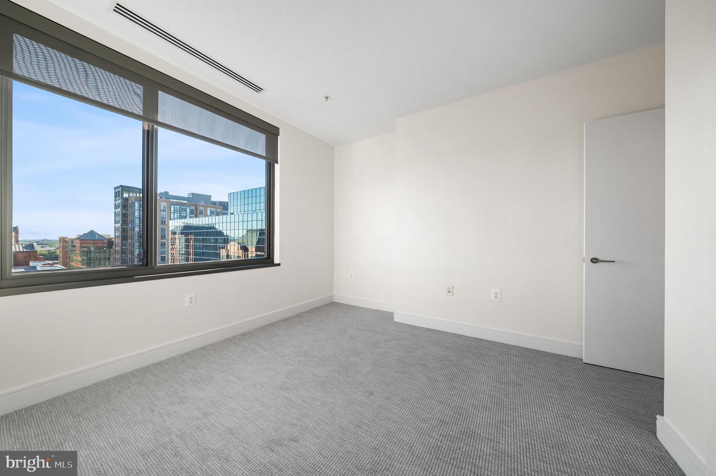 2001 15TH ST N #1611, ARLINGTON, Virginia 22201, 2 Bedrooms Bedrooms, ,2 BathroomsBathrooms,Residential,For sale,2001 15TH ST N #1611,VAAR2063298 MLS # VAAR2063298