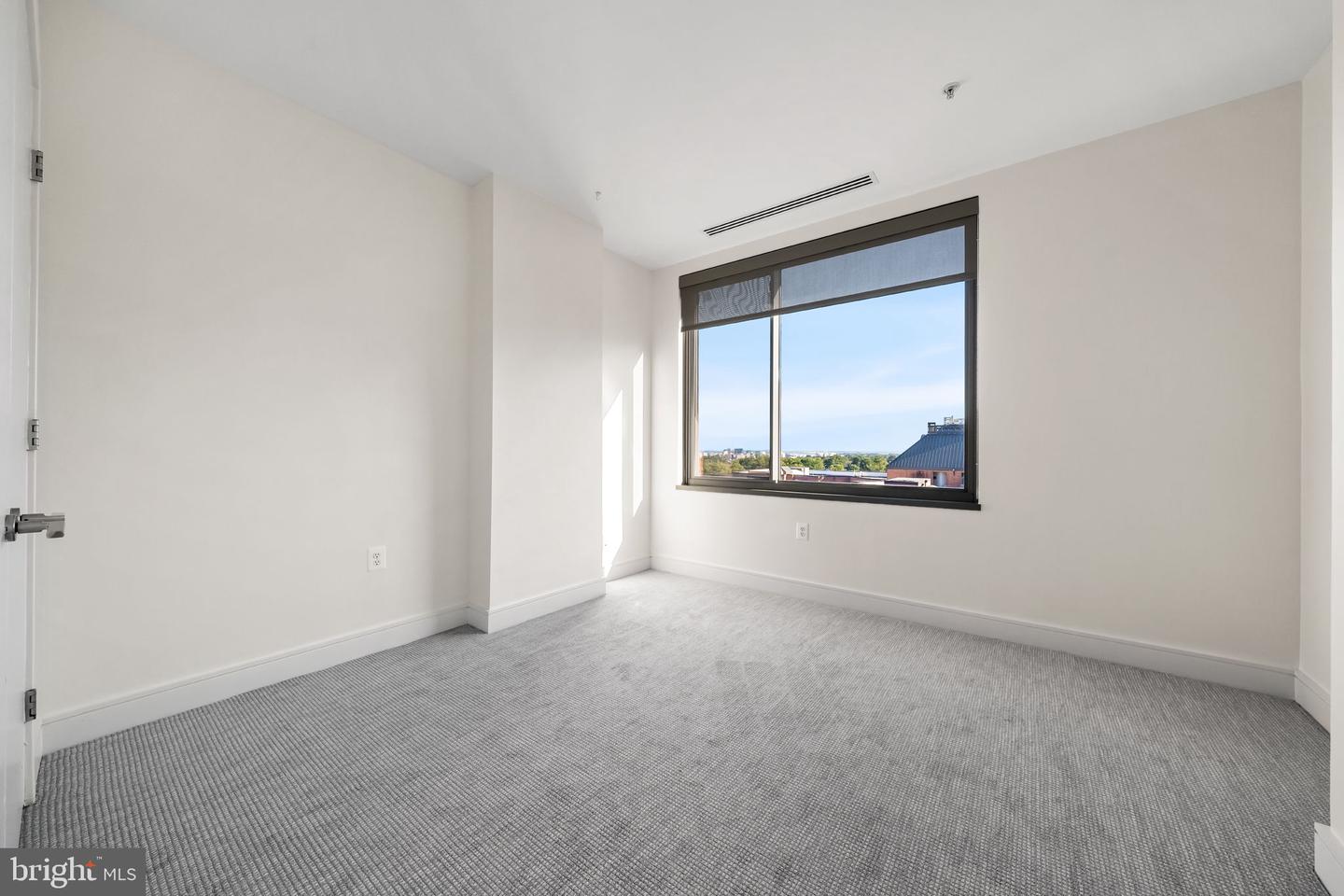 2001 15TH ST N #1611, ARLINGTON, Virginia 22201, 2 Bedrooms Bedrooms, ,2 BathroomsBathrooms,Residential,For sale,2001 15TH ST N #1611,VAAR2063298 MLS # VAAR2063298