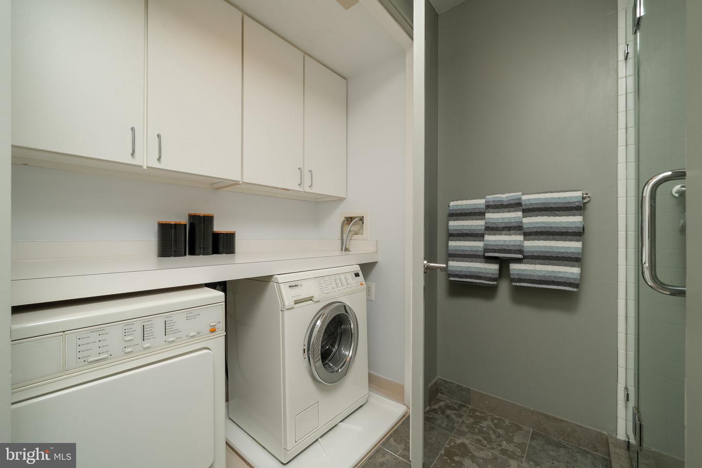 2001 15TH ST N #1611, ARLINGTON, Virginia 22201, 2 Bedrooms Bedrooms, ,2 BathroomsBathrooms,Residential,For sale,2001 15TH ST N #1611,VAAR2063298 MLS # VAAR2063298