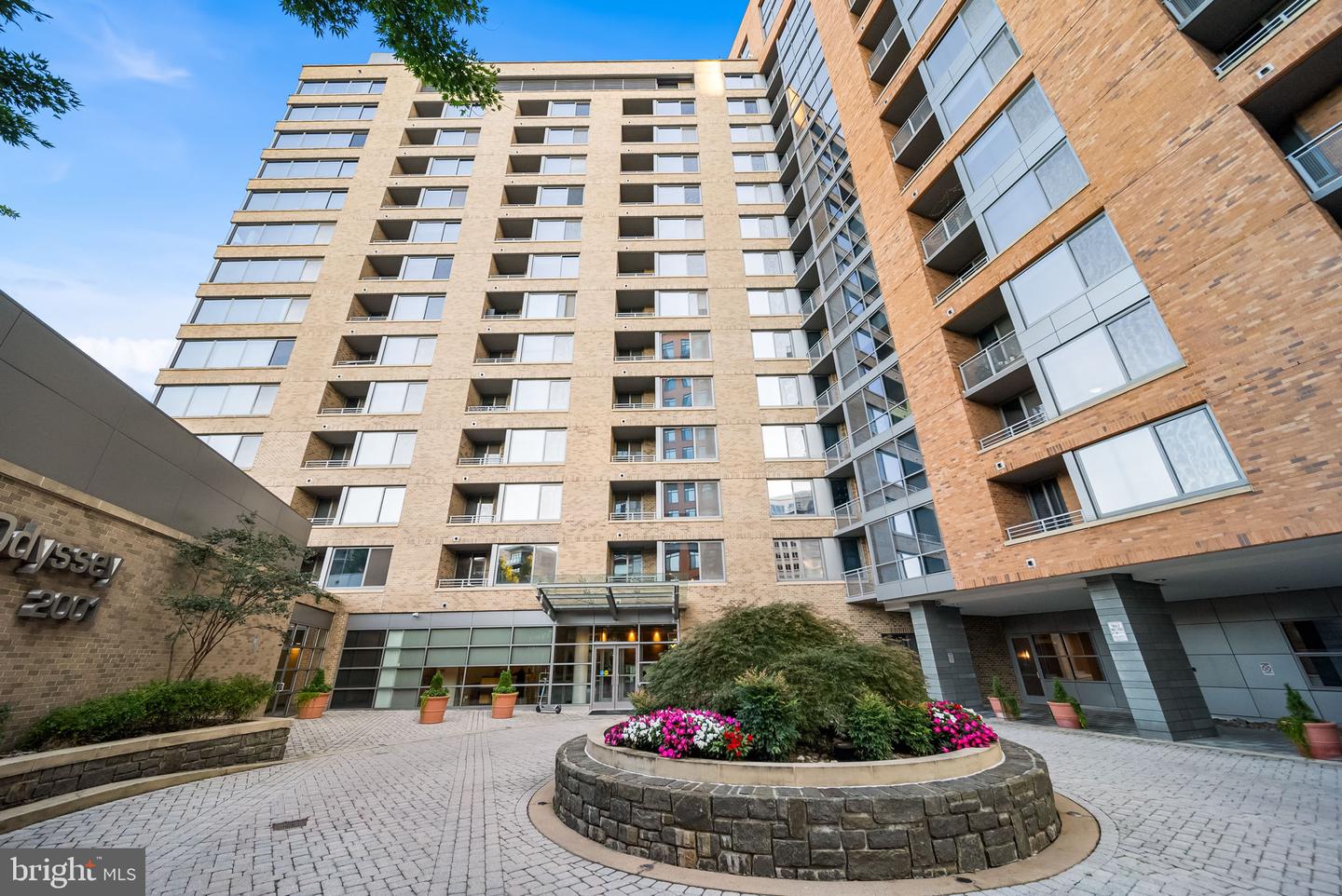 2001 15TH ST N #1611, ARLINGTON, Virginia 22201, 2 Bedrooms Bedrooms, ,2 BathroomsBathrooms,Residential,For sale,2001 15TH ST N #1611,VAAR2063298 MLS # VAAR2063298