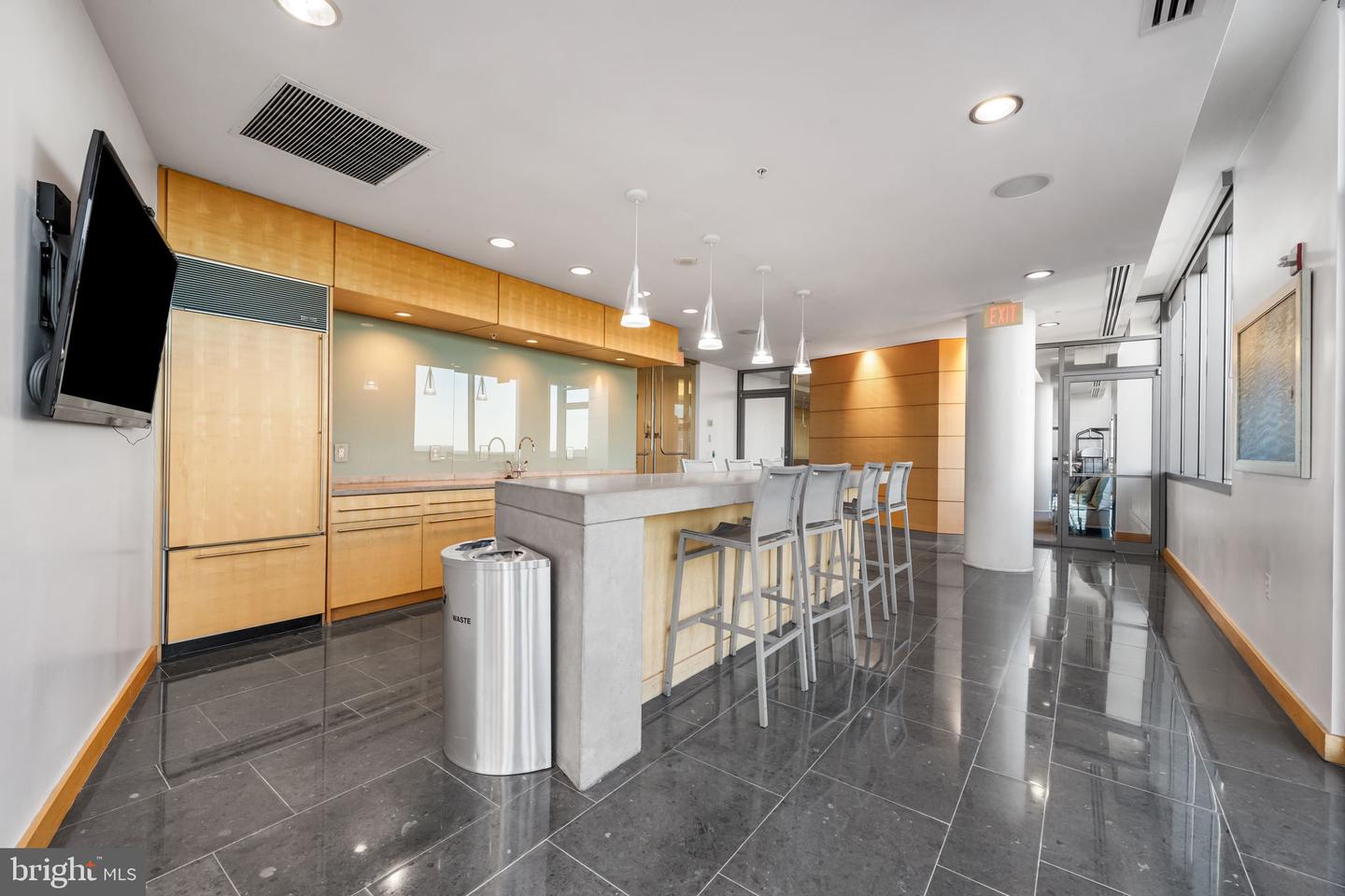 2001 15TH ST N #1611, ARLINGTON, Virginia 22201, 2 Bedrooms Bedrooms, ,2 BathroomsBathrooms,Residential,For sale,2001 15TH ST N #1611,VAAR2063298 MLS # VAAR2063298