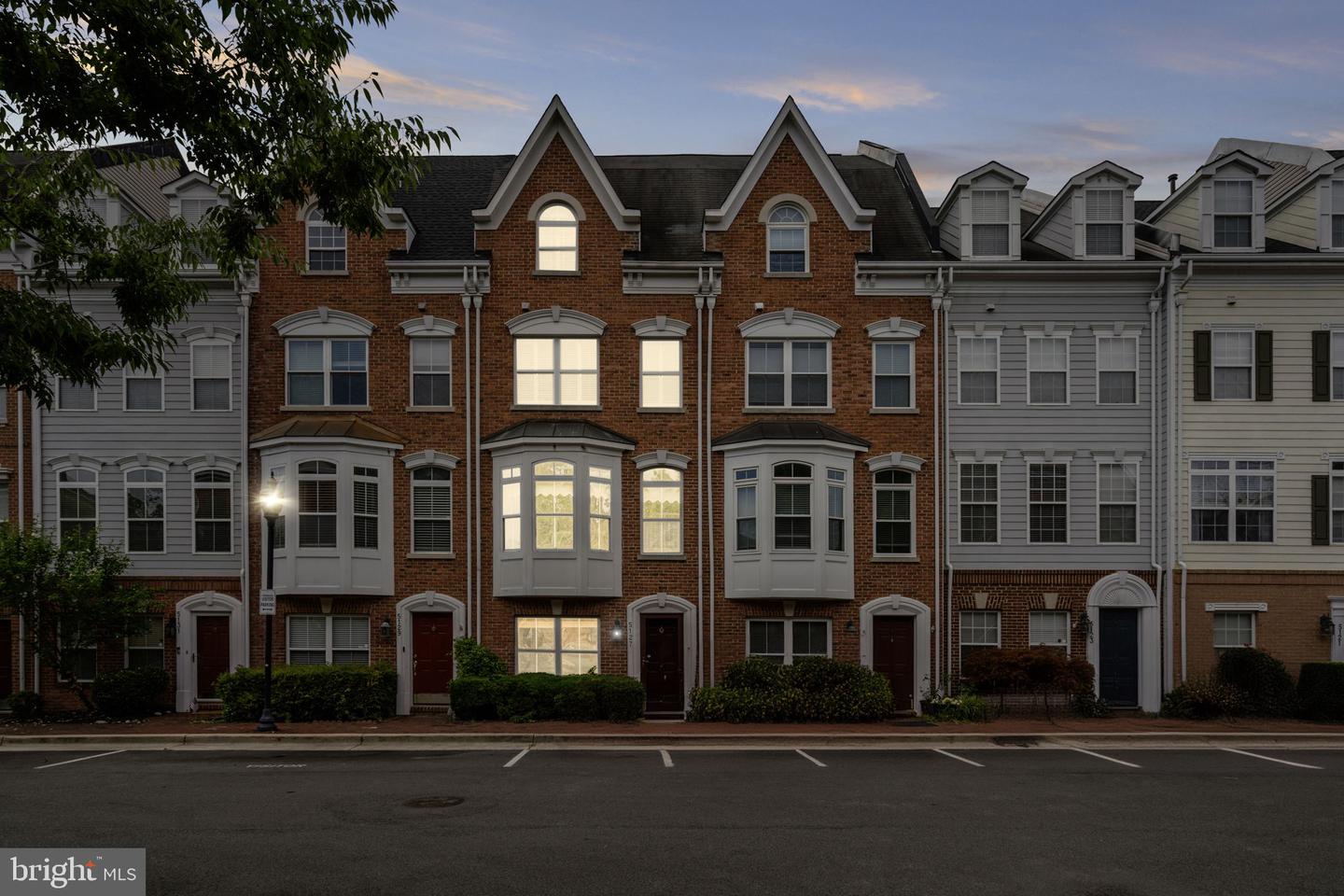 5127 GARDNER DR, ALEXANDRIA, Virginia 22304, 3 Bedrooms Bedrooms, ,2 BathroomsBathrooms,Residential,For sale,5127 GARDNER DR,VAAX2049490 MLS # VAAX2049490