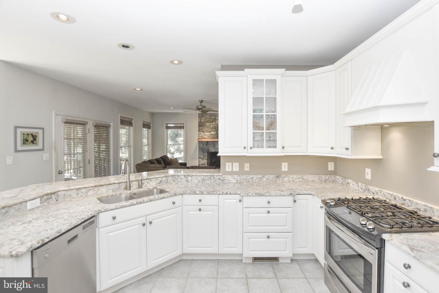 42235 GREEN MEADOW LN, LEESBURG, Virginia 20176, 5 Bedrooms Bedrooms, ,4 BathroomsBathrooms,Residential,For sale,42235 GREEN MEADOW LN,VALO2106502 MLS # VALO2106502