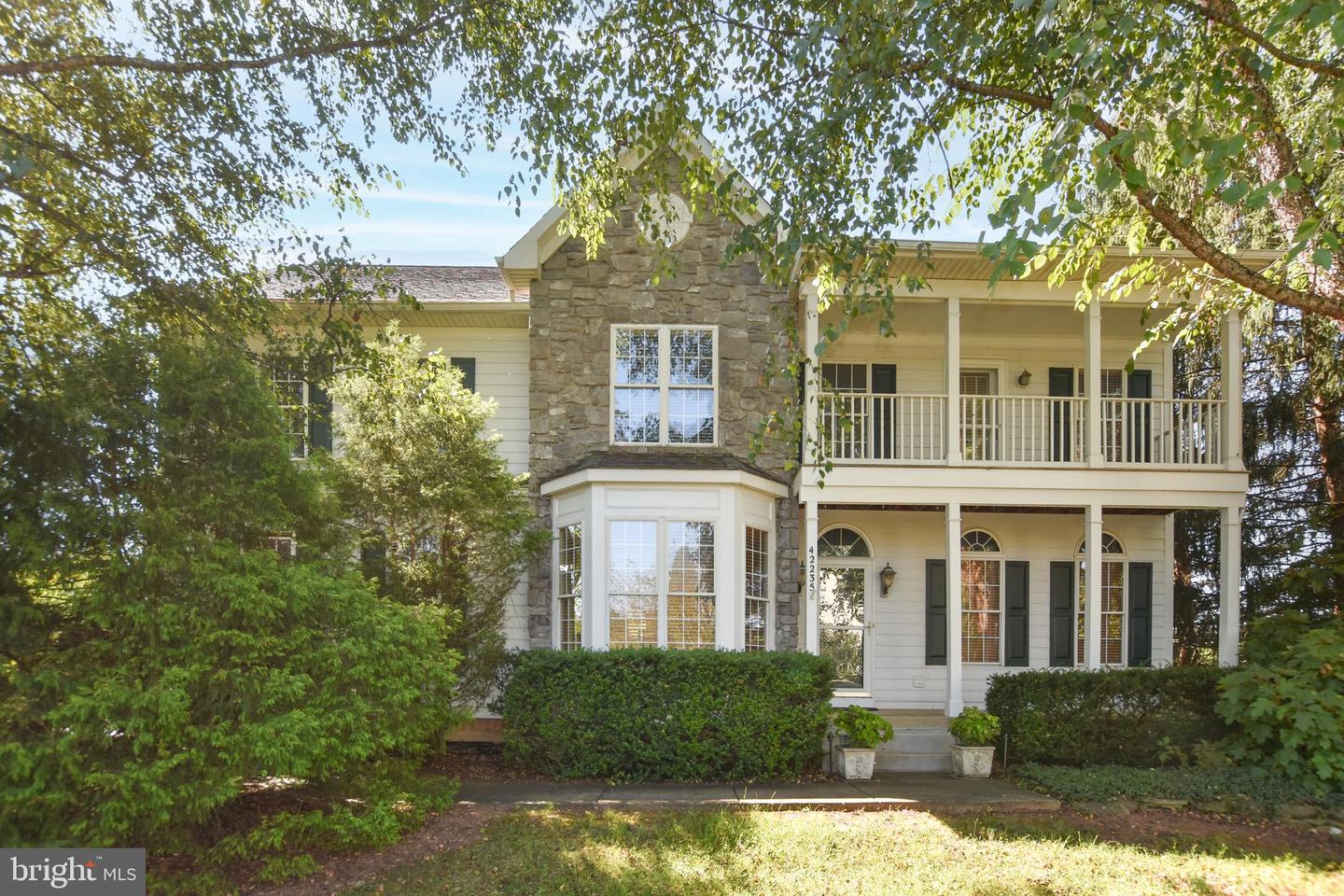 42235 GREEN MEADOW LN, LEESBURG, Virginia 20176, 5 Bedrooms Bedrooms, ,4 BathroomsBathrooms,Residential,For sale,42235 GREEN MEADOW LN,VALO2106502 MLS # VALO2106502