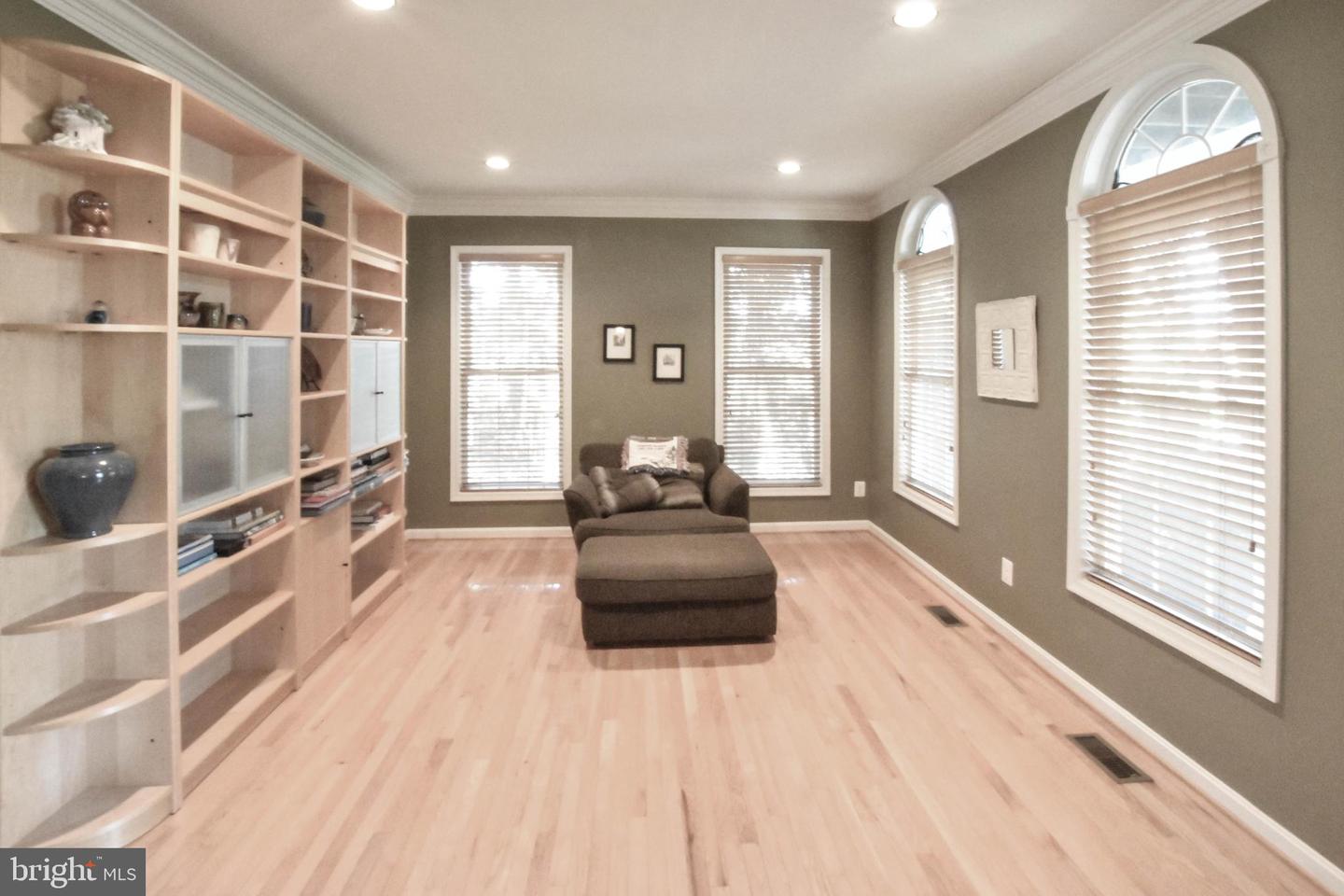 42235 GREEN MEADOW LN, LEESBURG, Virginia 20176, 5 Bedrooms Bedrooms, ,4 BathroomsBathrooms,Residential,For sale,42235 GREEN MEADOW LN,VALO2106502 MLS # VALO2106502