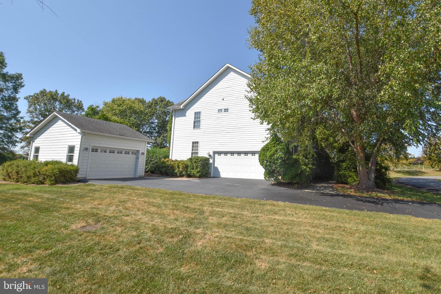 42235 GREEN MEADOW LN, LEESBURG, Virginia 20176, 5 Bedrooms Bedrooms, ,4 BathroomsBathrooms,Residential,For sale,42235 GREEN MEADOW LN,VALO2106502 MLS # VALO2106502