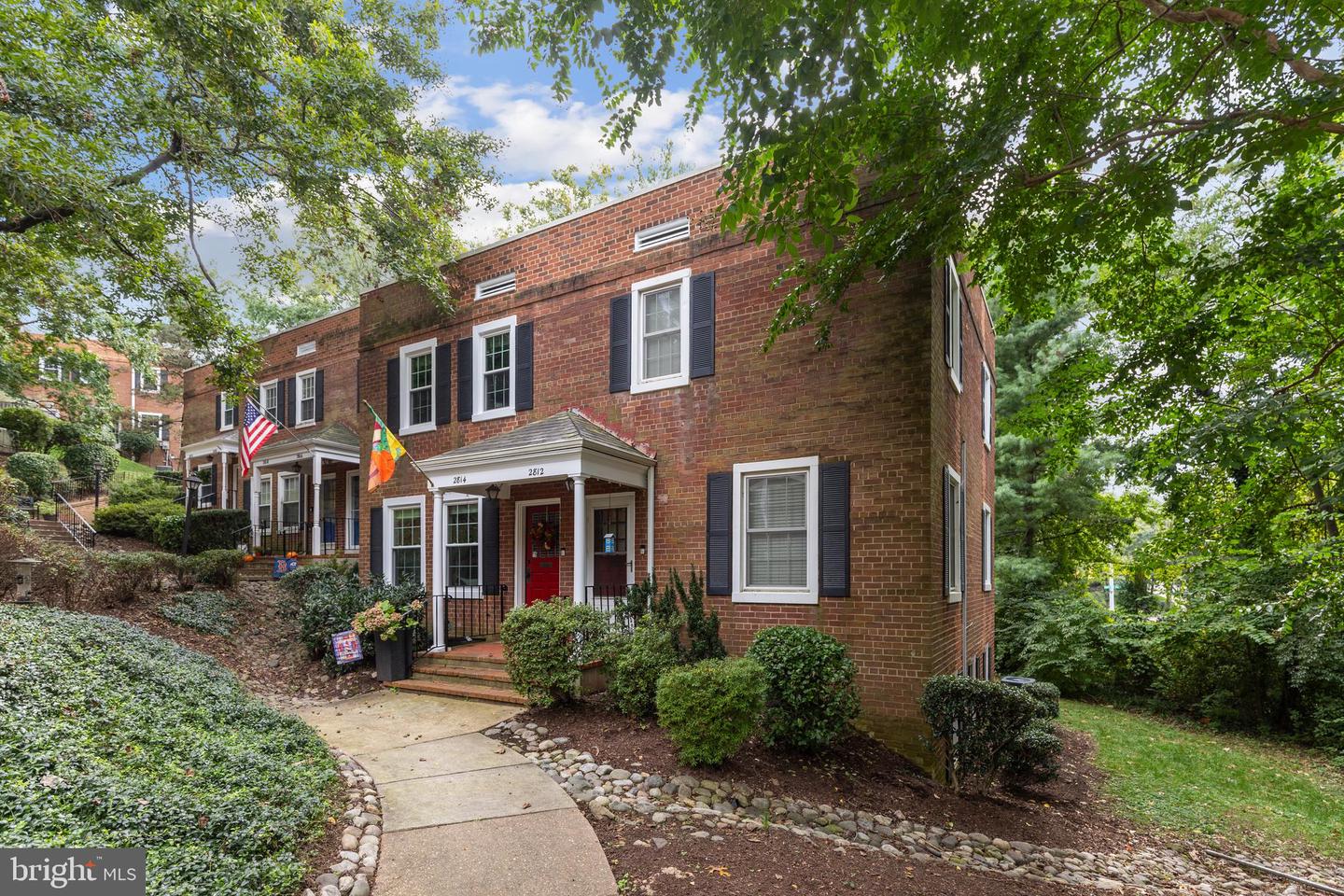 2814 S COLUMBUS ST, ARLINGTON, Virginia 22206, 2 Bedrooms Bedrooms, ,2 BathroomsBathrooms,Residential,For sale,2814 S COLUMBUS ST,VAAX2049512 MLS # VAAX2049512
