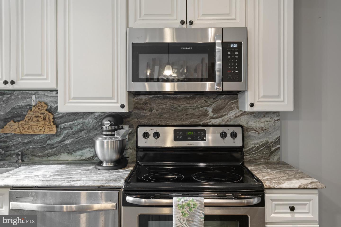 2814 S COLUMBUS ST, ARLINGTON, Virginia 22206, 2 Bedrooms Bedrooms, ,2 BathroomsBathrooms,Residential,For sale,2814 S COLUMBUS ST,VAAX2049512 MLS # VAAX2049512