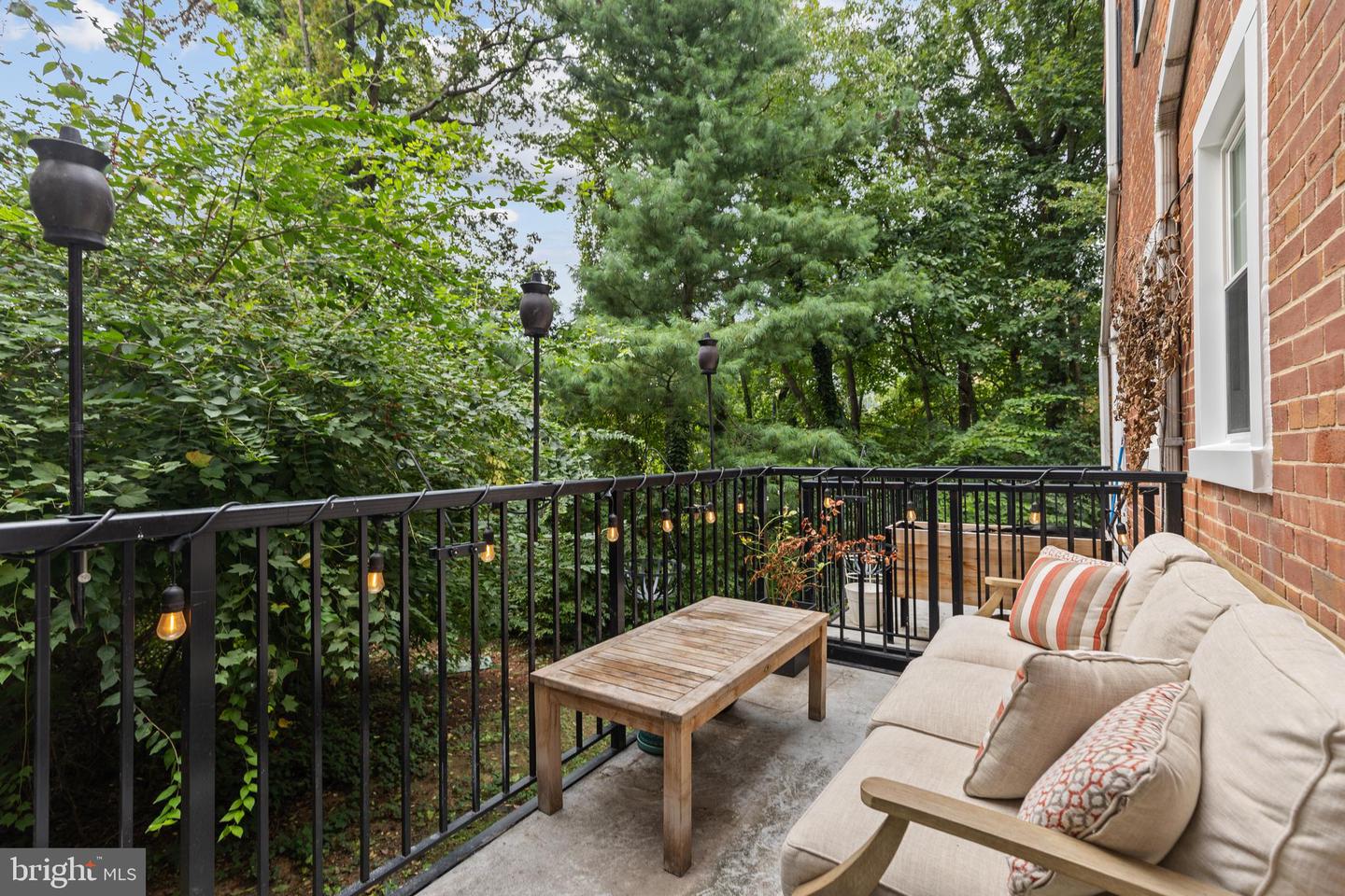 2814 S COLUMBUS ST, ARLINGTON, Virginia 22206, 2 Bedrooms Bedrooms, ,2 BathroomsBathrooms,Residential,For sale,2814 S COLUMBUS ST,VAAX2049512 MLS # VAAX2049512
