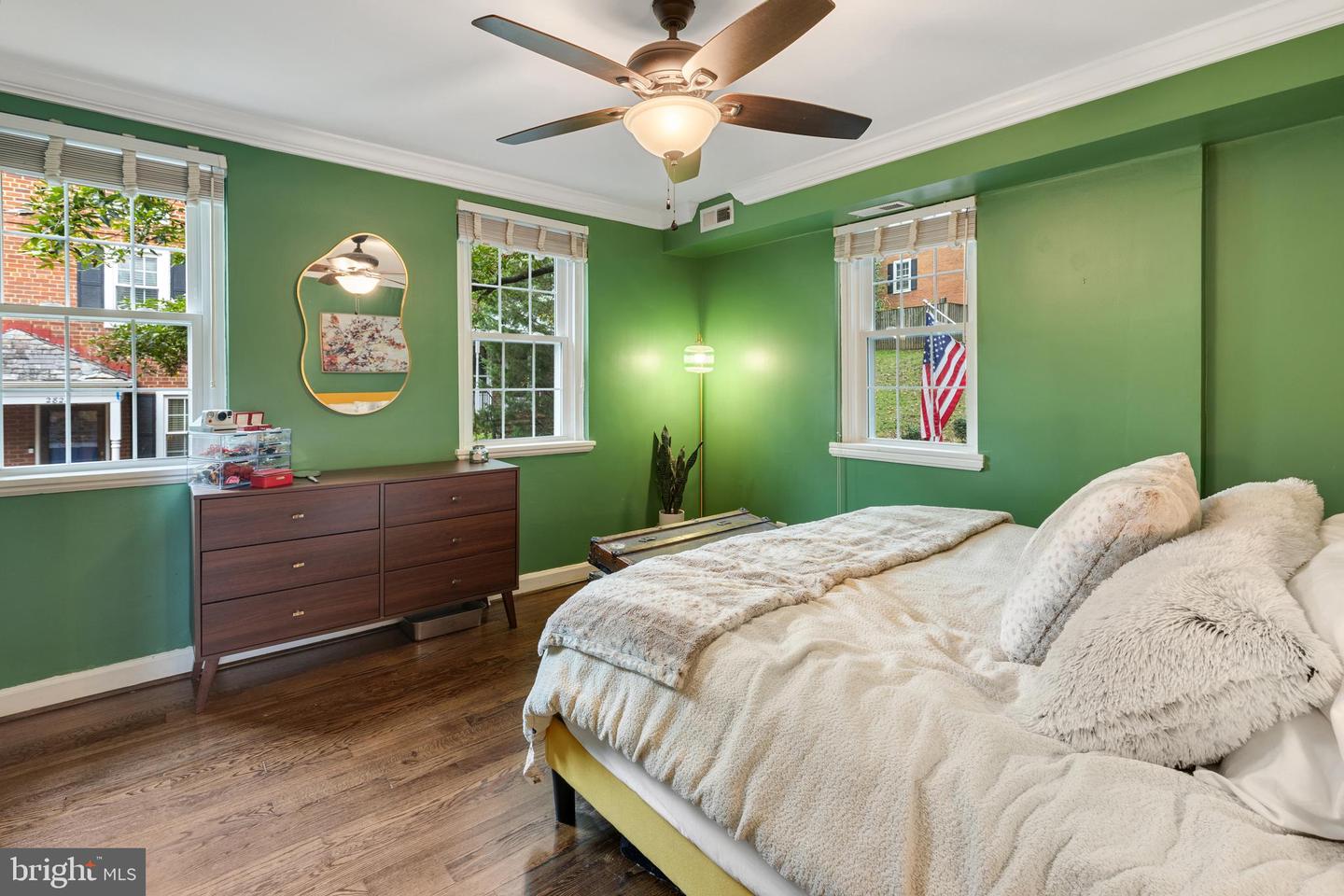 2814 S COLUMBUS ST, ARLINGTON, Virginia 22206, 2 Bedrooms Bedrooms, ,2 BathroomsBathrooms,Residential,For sale,2814 S COLUMBUS ST,VAAX2049512 MLS # VAAX2049512