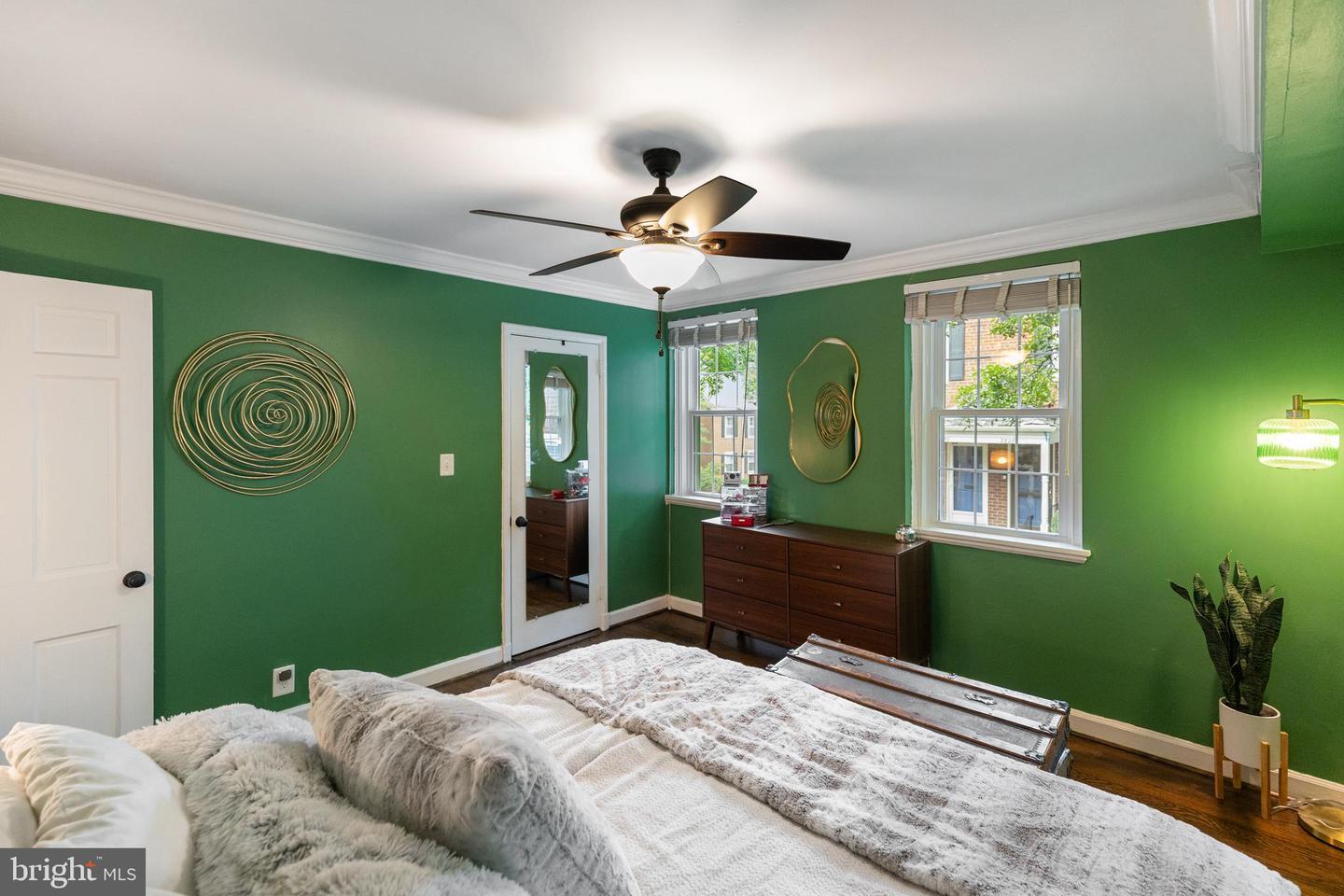 2814 S COLUMBUS ST, ARLINGTON, Virginia 22206, 2 Bedrooms Bedrooms, ,2 BathroomsBathrooms,Residential,For sale,2814 S COLUMBUS ST,VAAX2049512 MLS # VAAX2049512