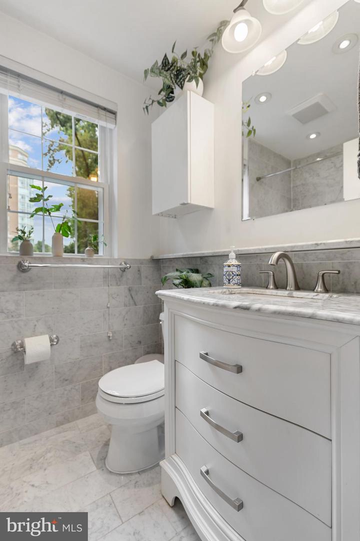 2814 S COLUMBUS ST, ARLINGTON, Virginia 22206, 2 Bedrooms Bedrooms, ,2 BathroomsBathrooms,Residential,For sale,2814 S COLUMBUS ST,VAAX2049512 MLS # VAAX2049512