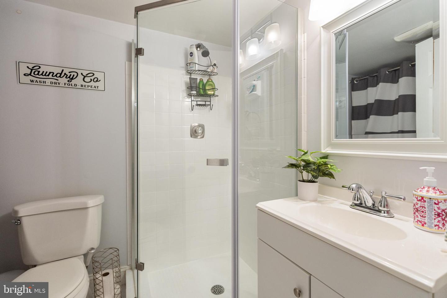 2814 S COLUMBUS ST, ARLINGTON, Virginia 22206, 2 Bedrooms Bedrooms, ,2 BathroomsBathrooms,Residential,For sale,2814 S COLUMBUS ST,VAAX2049512 MLS # VAAX2049512