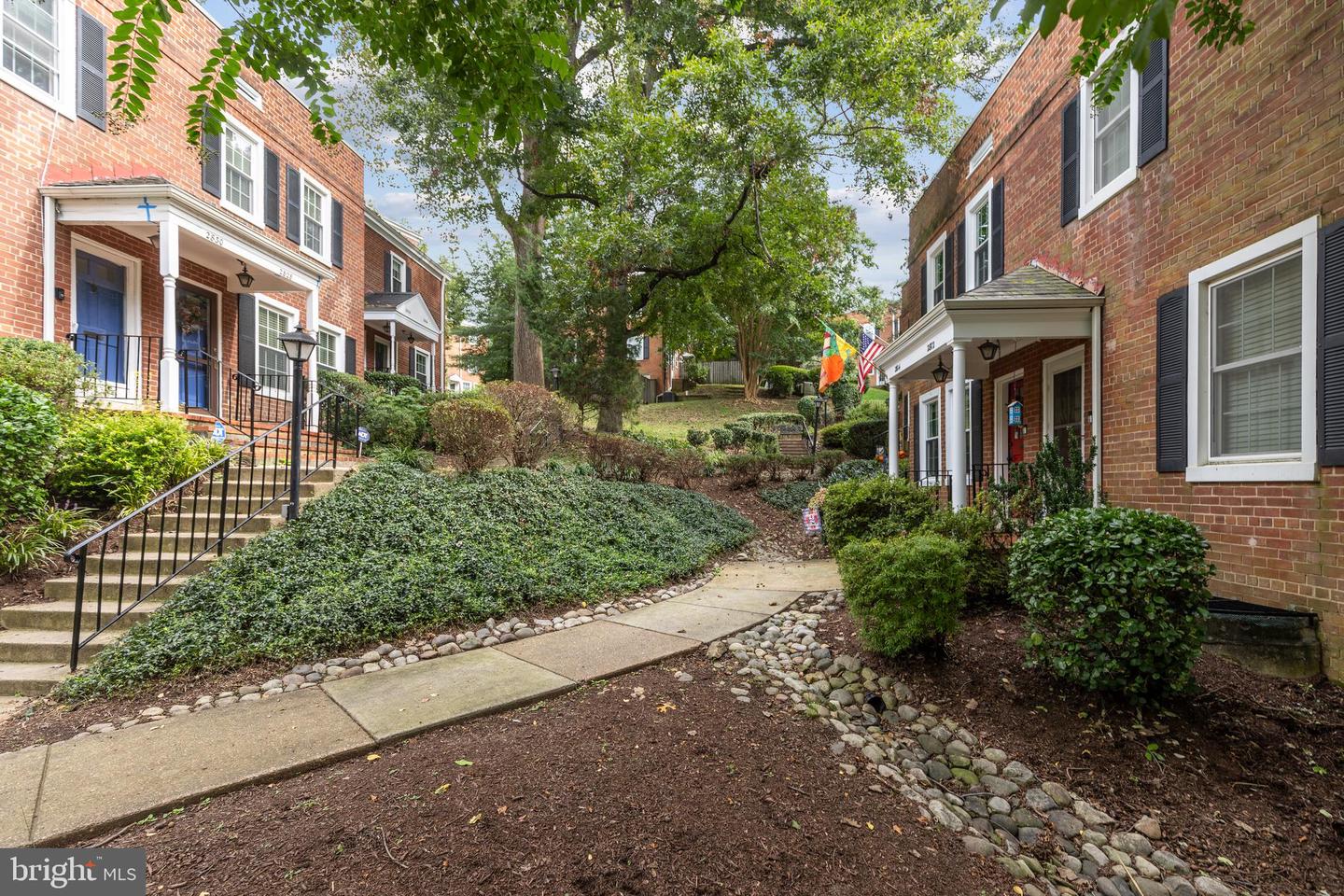 2814 S COLUMBUS ST, ARLINGTON, Virginia 22206, 2 Bedrooms Bedrooms, ,2 BathroomsBathrooms,Residential,For sale,2814 S COLUMBUS ST,VAAX2049512 MLS # VAAX2049512