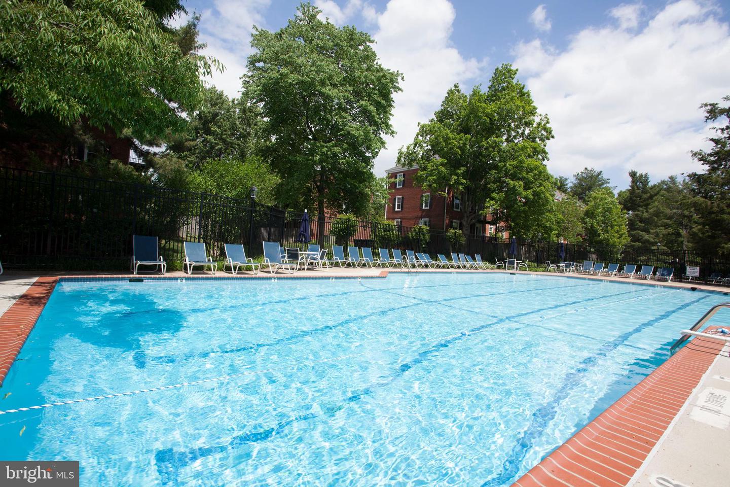 2814 S COLUMBUS ST, ARLINGTON, Virginia 22206, 2 Bedrooms Bedrooms, ,2 BathroomsBathrooms,Residential,For sale,2814 S COLUMBUS ST,VAAX2049512 MLS # VAAX2049512