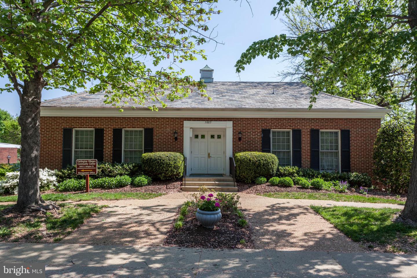 2814 S COLUMBUS ST, ARLINGTON, Virginia 22206, 2 Bedrooms Bedrooms, ,2 BathroomsBathrooms,Residential,For sale,2814 S COLUMBUS ST,VAAX2049512 MLS # VAAX2049512