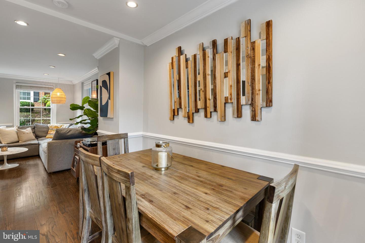2814 S COLUMBUS ST, ARLINGTON, Virginia 22206, 2 Bedrooms Bedrooms, ,2 BathroomsBathrooms,Residential,For sale,2814 S COLUMBUS ST,VAAX2049512 MLS # VAAX2049512
