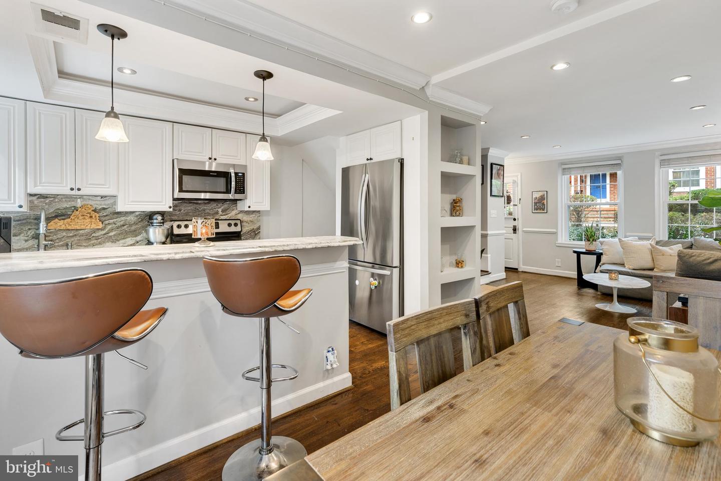 2814 S COLUMBUS ST, ARLINGTON, Virginia 22206, 2 Bedrooms Bedrooms, ,2 BathroomsBathrooms,Residential,For sale,2814 S COLUMBUS ST,VAAX2049512 MLS # VAAX2049512