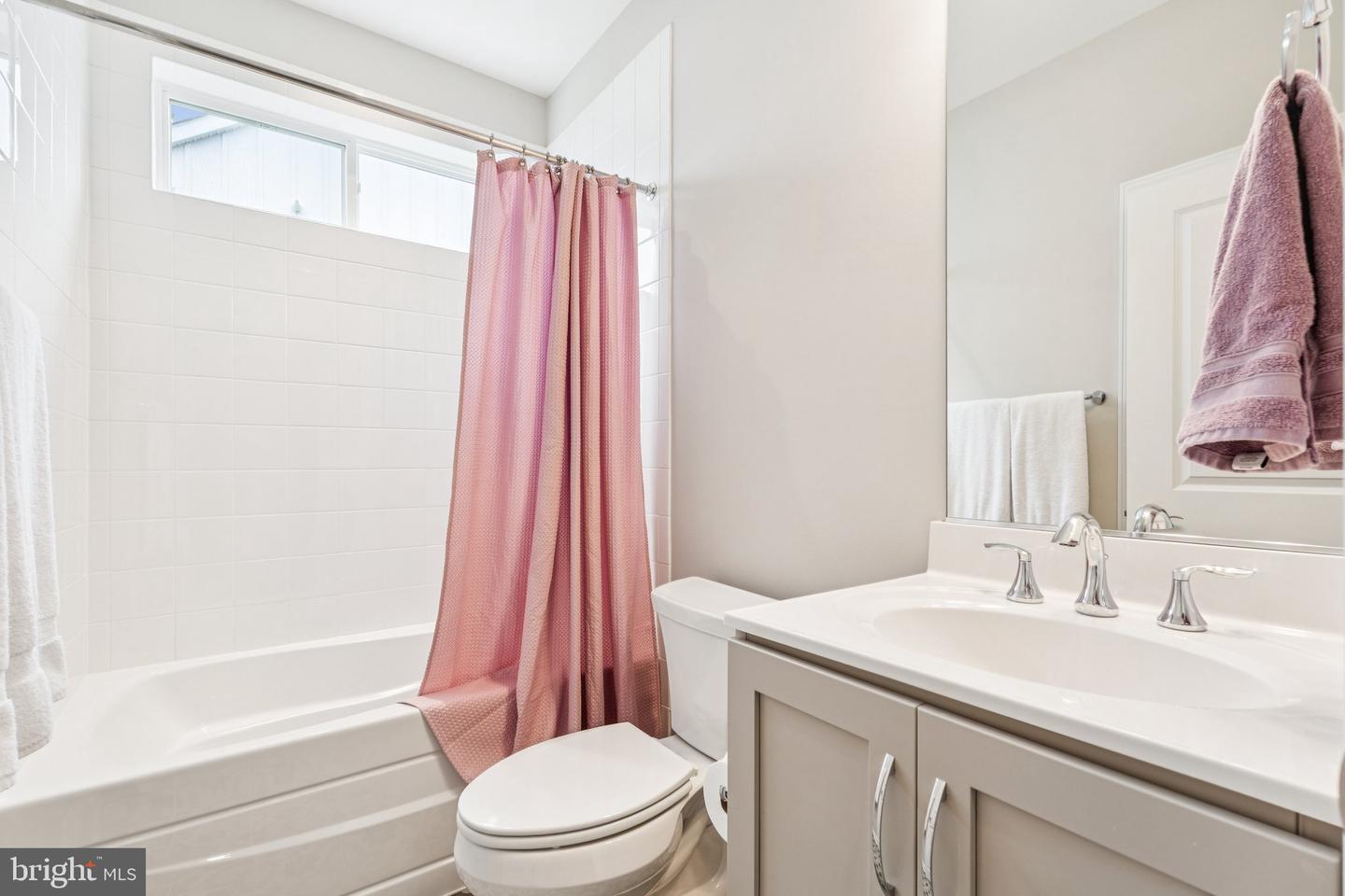 153 SONG SPARROW DR, LAKE FREDERICK, Virginia 22630, 2 Bedrooms Bedrooms, ,2 BathroomsBathrooms,Residential,For sale,153 SONG SPARROW DR,VAFV2036738 MLS # VAFV2036738
