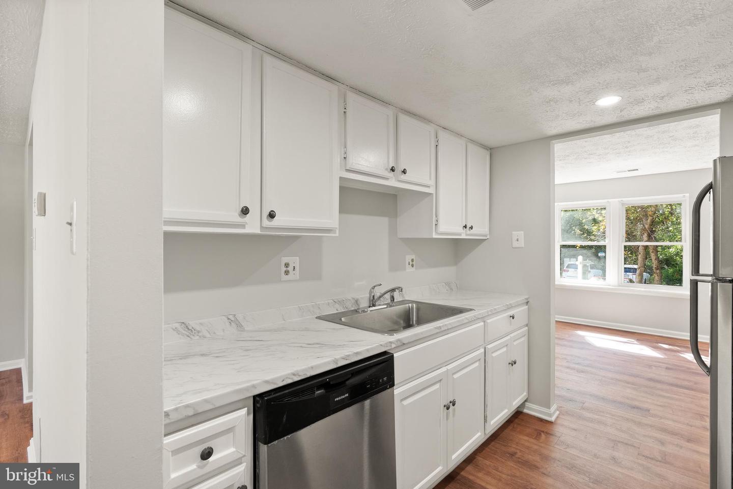 8305 PONDSIDE TER, ALEXANDRIA, Virginia 22309, 3 Bedrooms Bedrooms, ,2 BathroomsBathrooms,Residential,For sale,8305 PONDSIDE TER,VAFX2266420 MLS # VAFX2266420