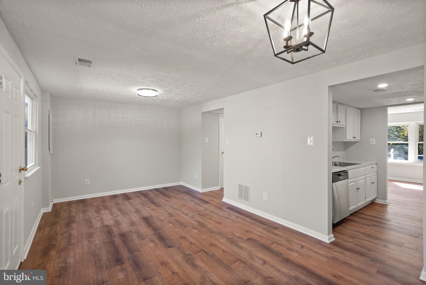 8305 PONDSIDE TER, ALEXANDRIA, Virginia 22309, 3 Bedrooms Bedrooms, ,2 BathroomsBathrooms,Residential,For sale,8305 PONDSIDE TER,VAFX2266420 MLS # VAFX2266420