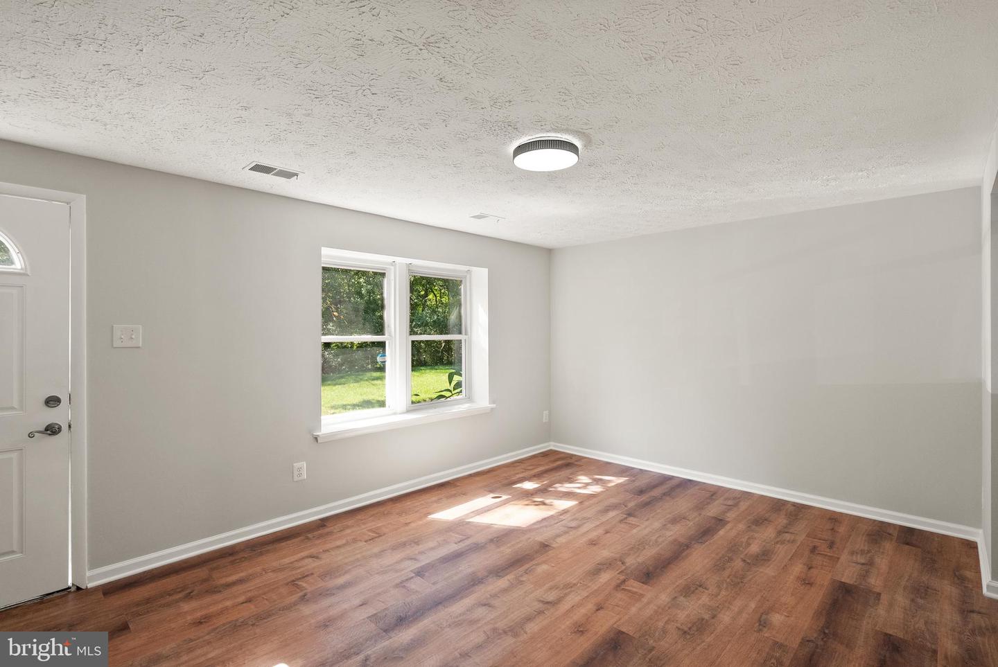 8305 PONDSIDE TER, ALEXANDRIA, Virginia 22309, 3 Bedrooms Bedrooms, ,2 BathroomsBathrooms,Residential,For sale,8305 PONDSIDE TER,VAFX2266420 MLS # VAFX2266420