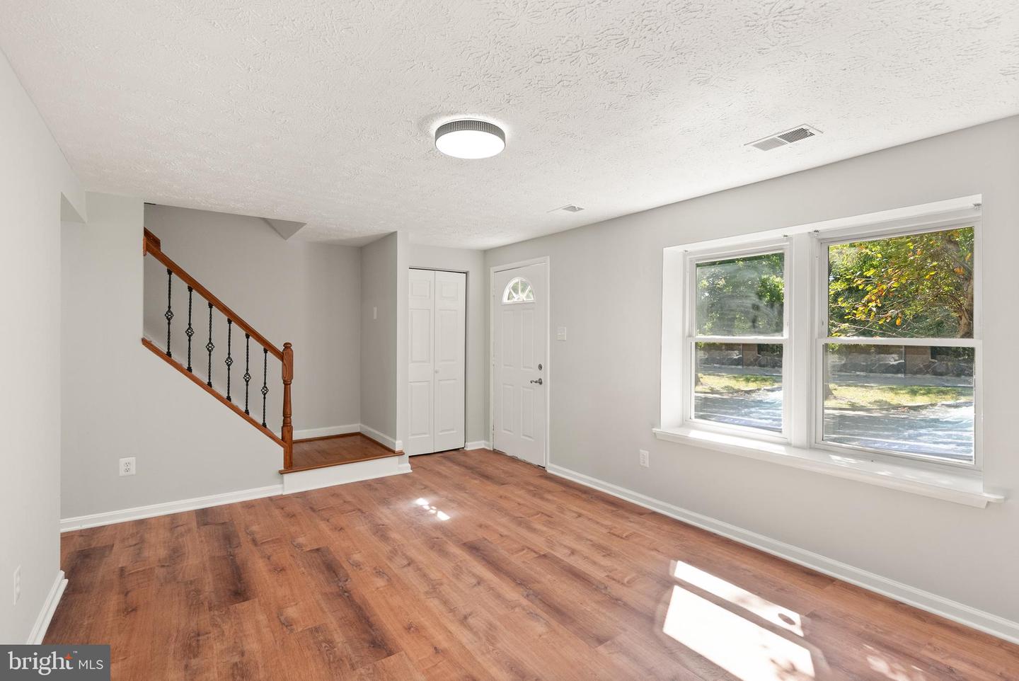 8305 PONDSIDE TER, ALEXANDRIA, Virginia 22309, 3 Bedrooms Bedrooms, ,2 BathroomsBathrooms,Residential,For sale,8305 PONDSIDE TER,VAFX2266420 MLS # VAFX2266420